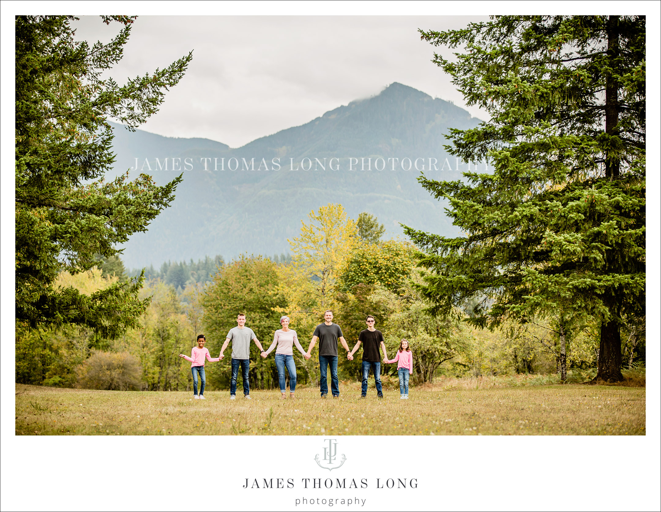 Snoqualmie WA Family and Mount Si High School Senior Portrait Photographer James Thomas Long Photography