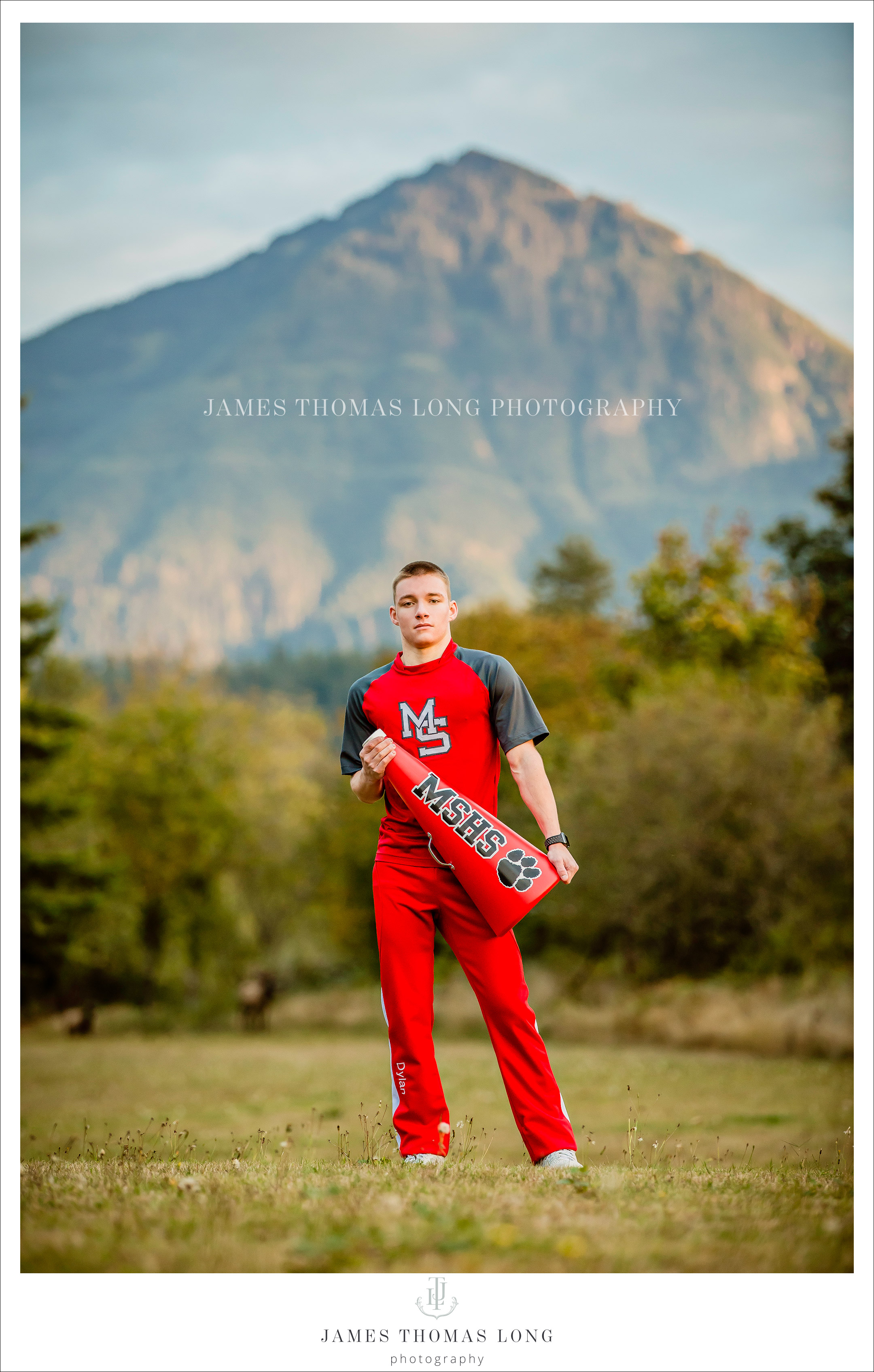 Snoqualmie WA Mount Si High School Senior Portrait Photographer James Thomas Long Photography