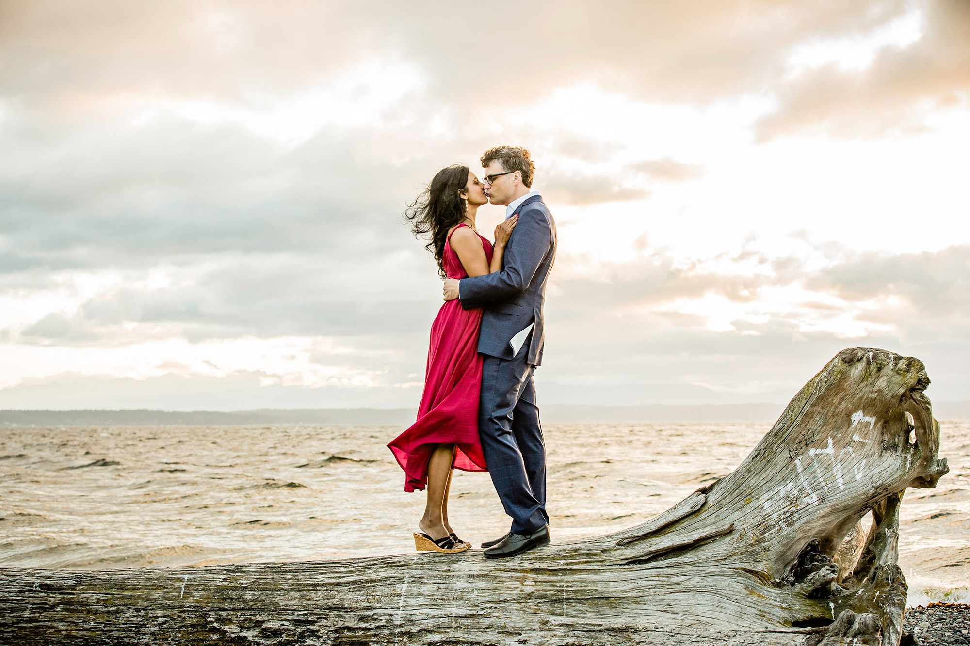 Seattle-WA-Wedding-Photographer-James-Thomas-Long-Photography-Carkeek-Park-Engagement