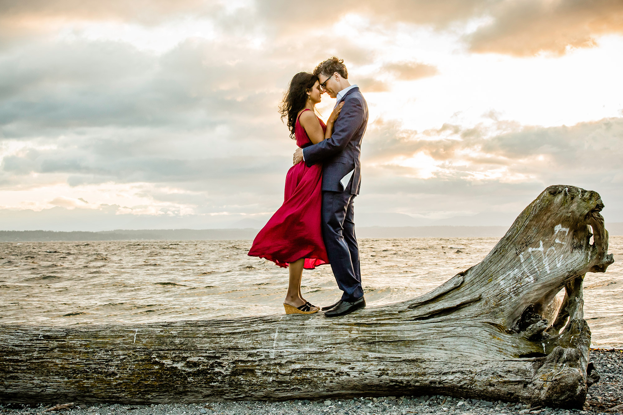 Seattle-WA-Wedding-Photographer-James-Thomas-Long-Photography-Carkeek-Park-Engagement