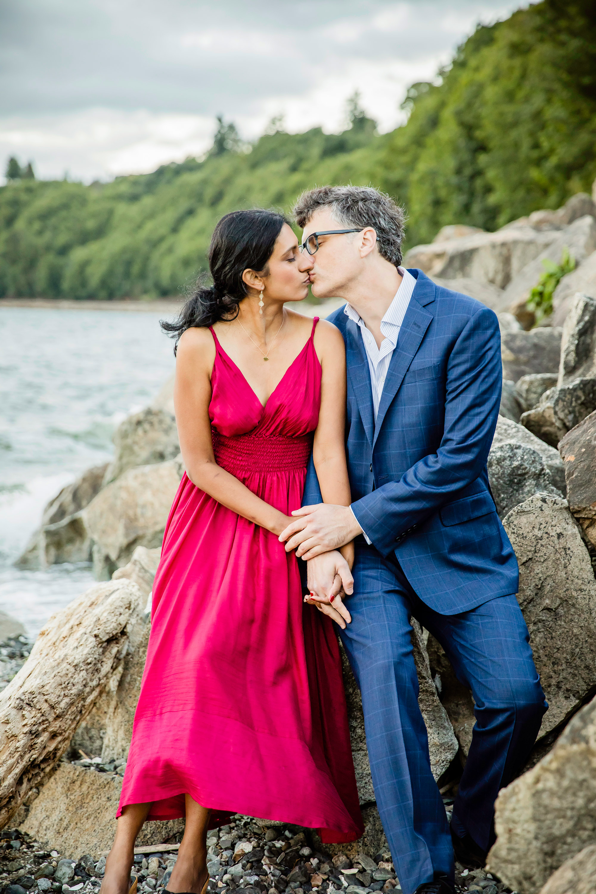 Seattle-WA-Wedding-Photographer-James-Thomas-Long-Photography-Carkeek-Park-Engagement