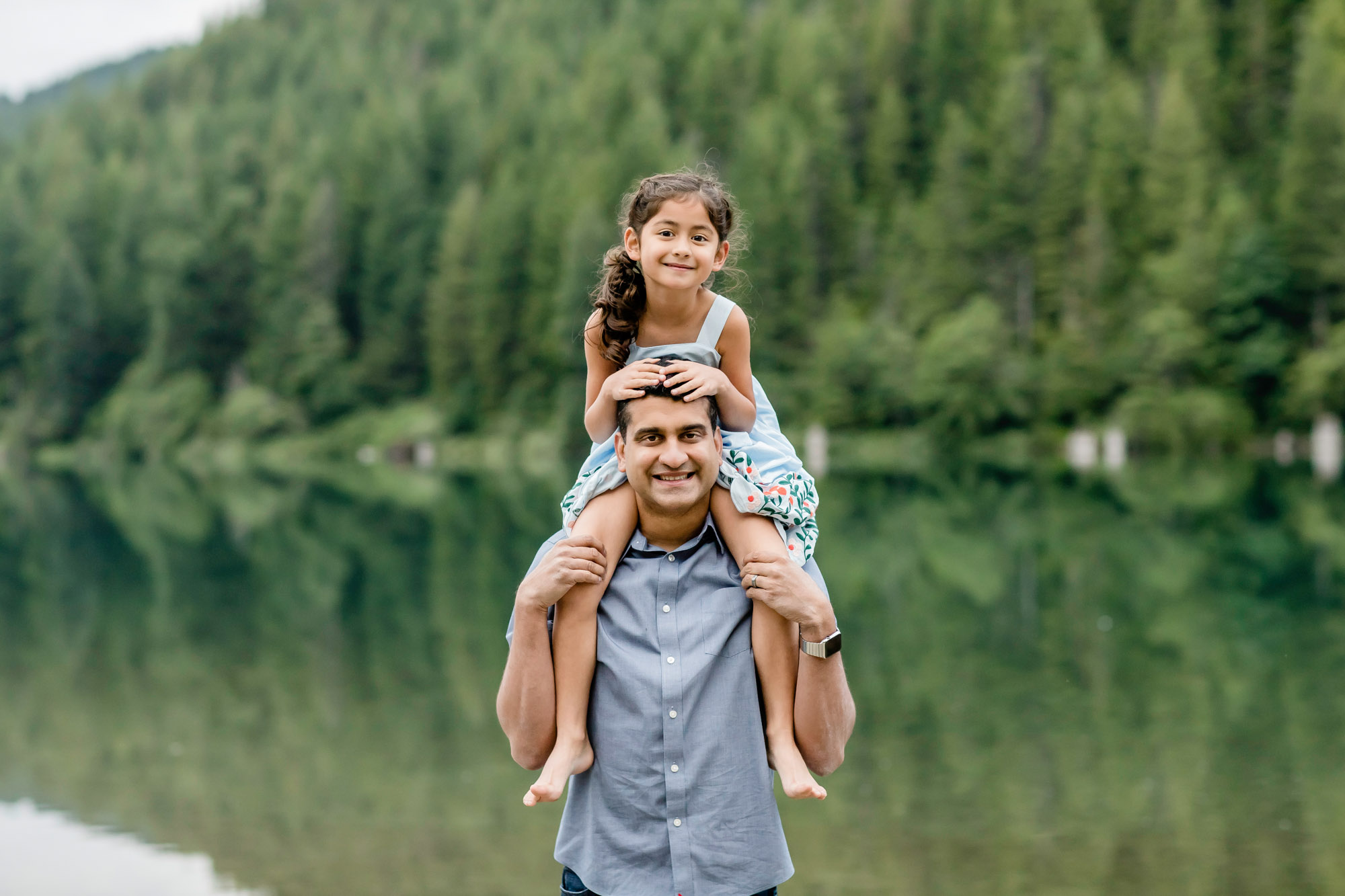 Rattlesnake Lake family of five session by Snoqualmie family photographer James Thomas Long Photography