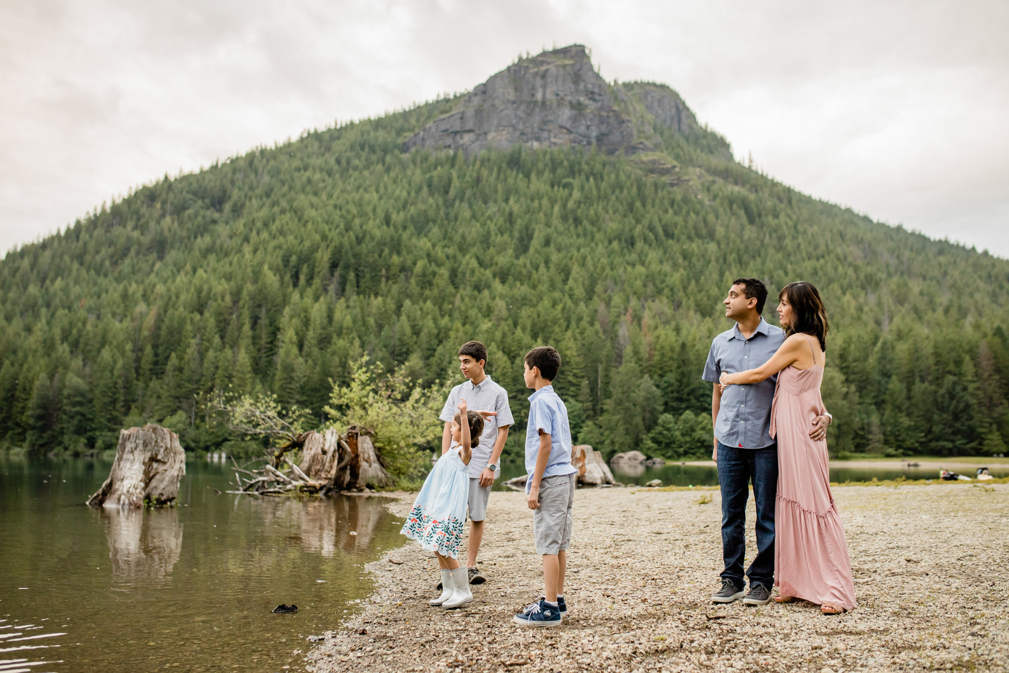 Rattlesnake Lake family of five session by Snoqualmie family photographer James Thomas Long Photography