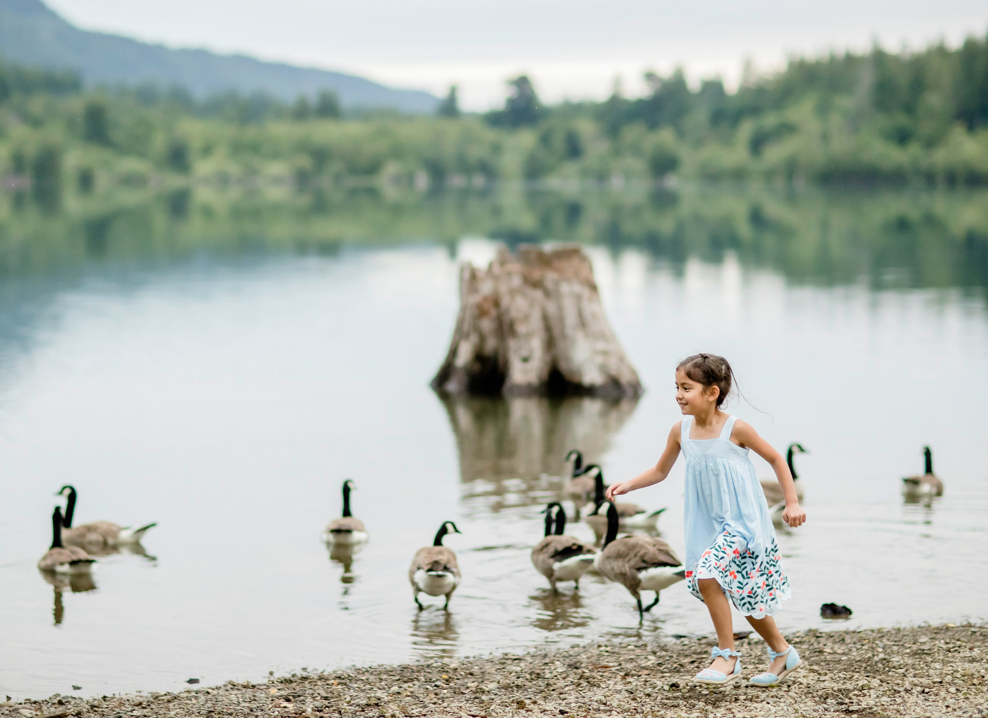 Rattlesnake Lake family of five session by Snoqualmie family photographer James Thomas Long Photography