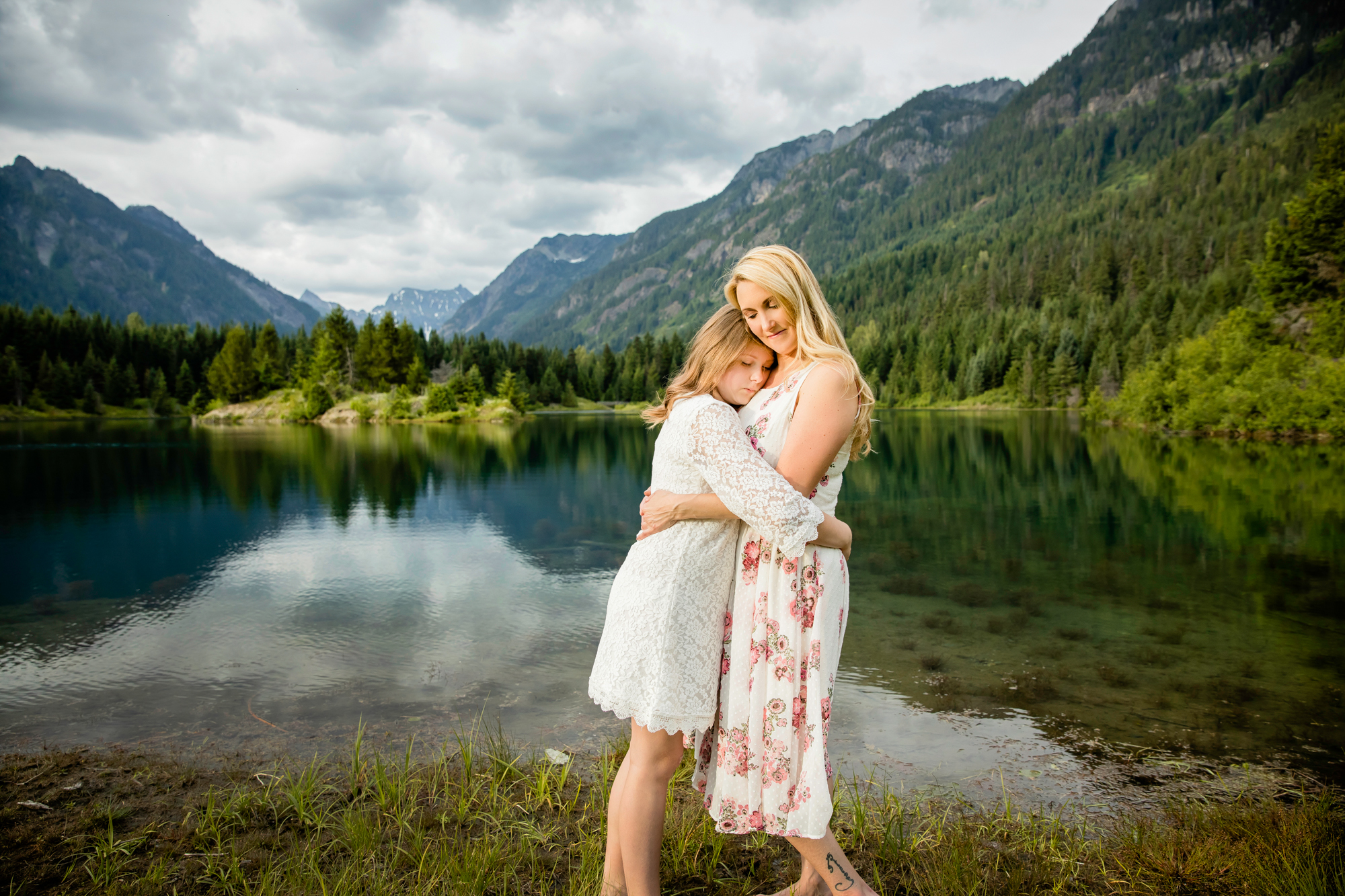 Mother and daughter session at Snoqualmie Pass by James Thomas Long Photography