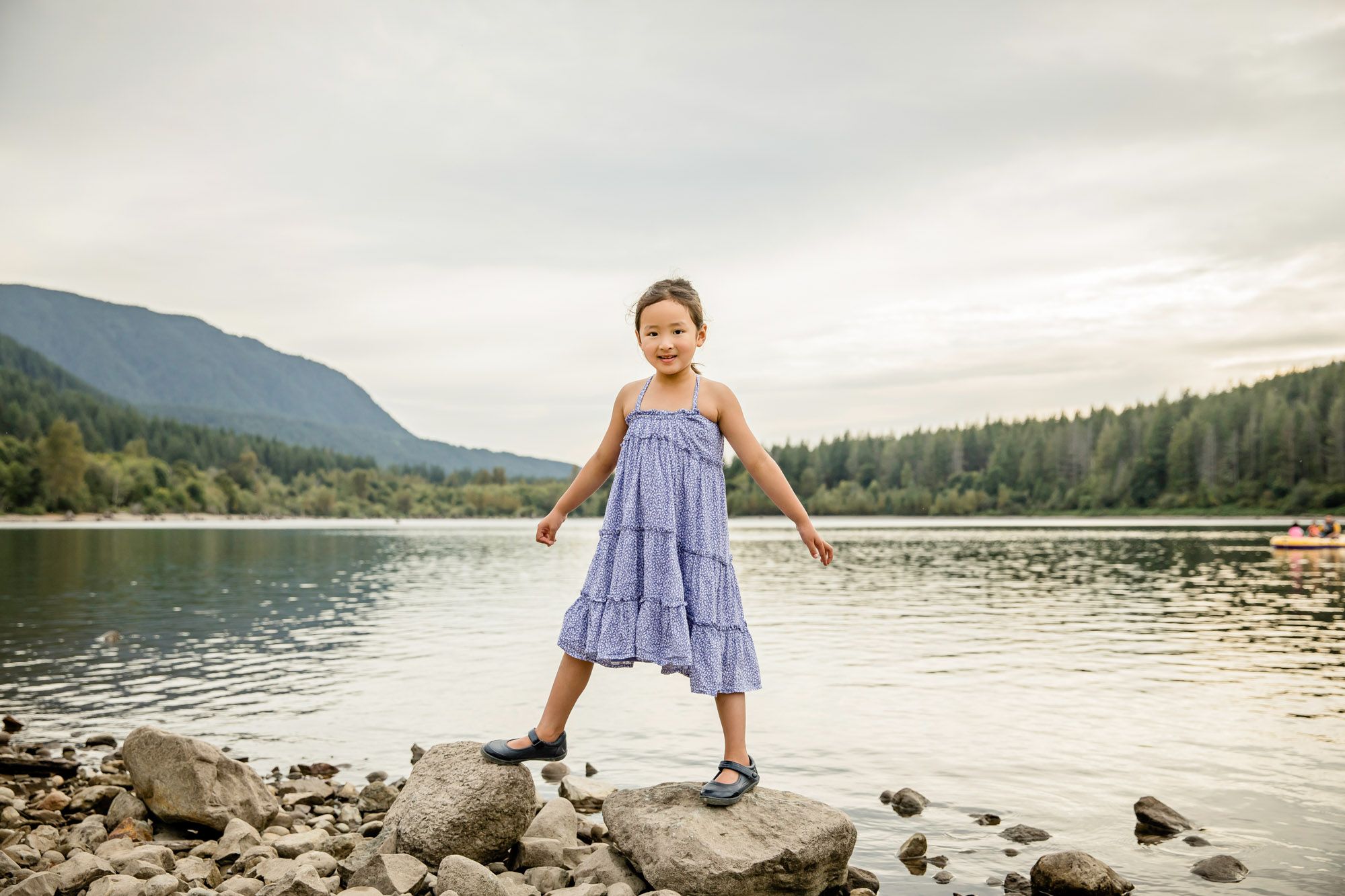 Snoqualmie Valley family photography session at Rattlesnake Lake by James Thomas Long Photography