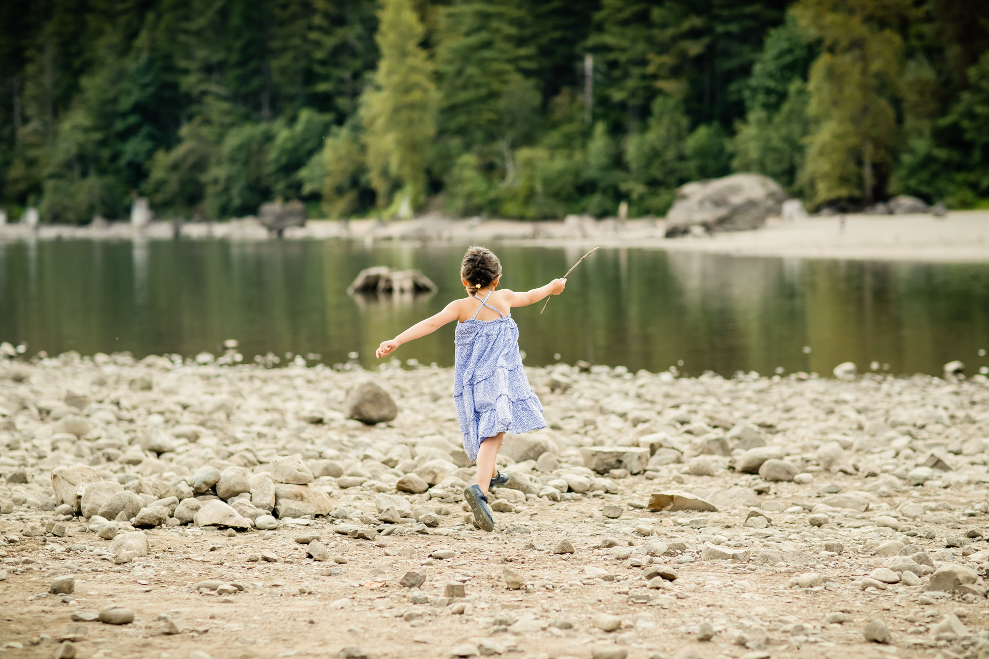 Snoqualmie Valley family photography session at Rattlesnake Lake by James Thomas Long Photography