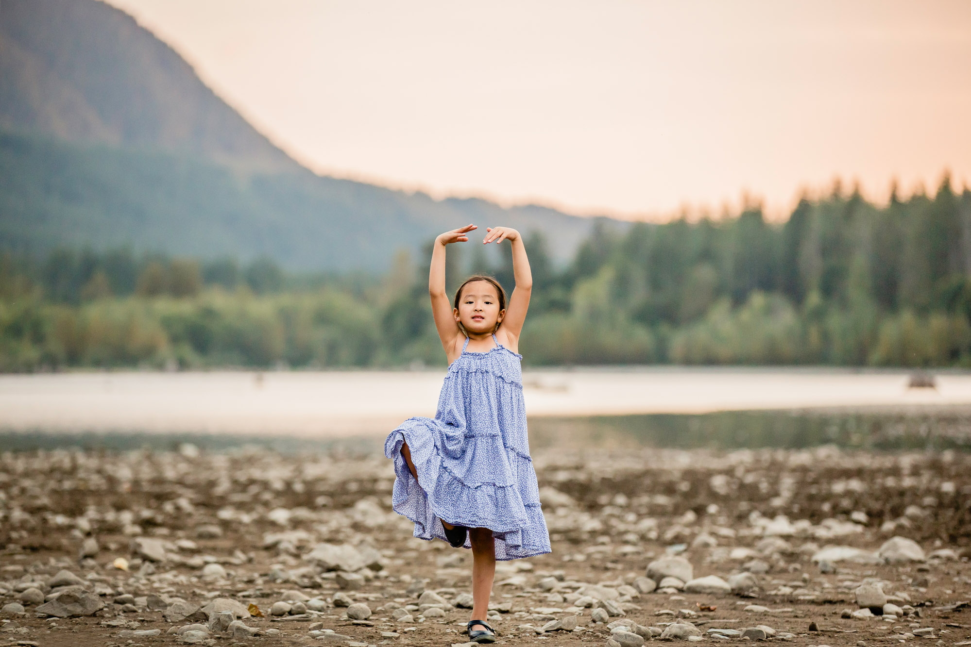 Snoqualmie Valley family photography session at Rattlesnake Lake by James Thomas Long Photography