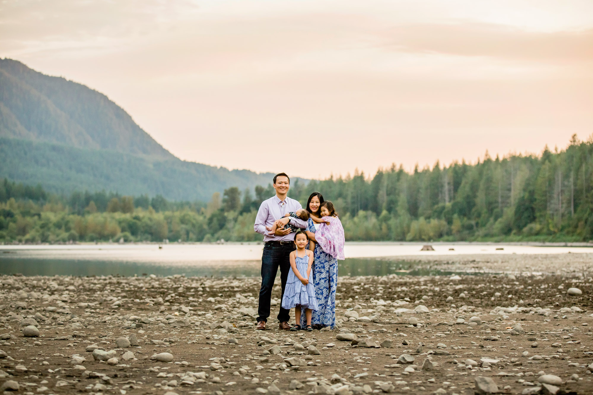 Snoqualmie Valley family photography session at Rattlesnake Lake by James Thomas Long Photography