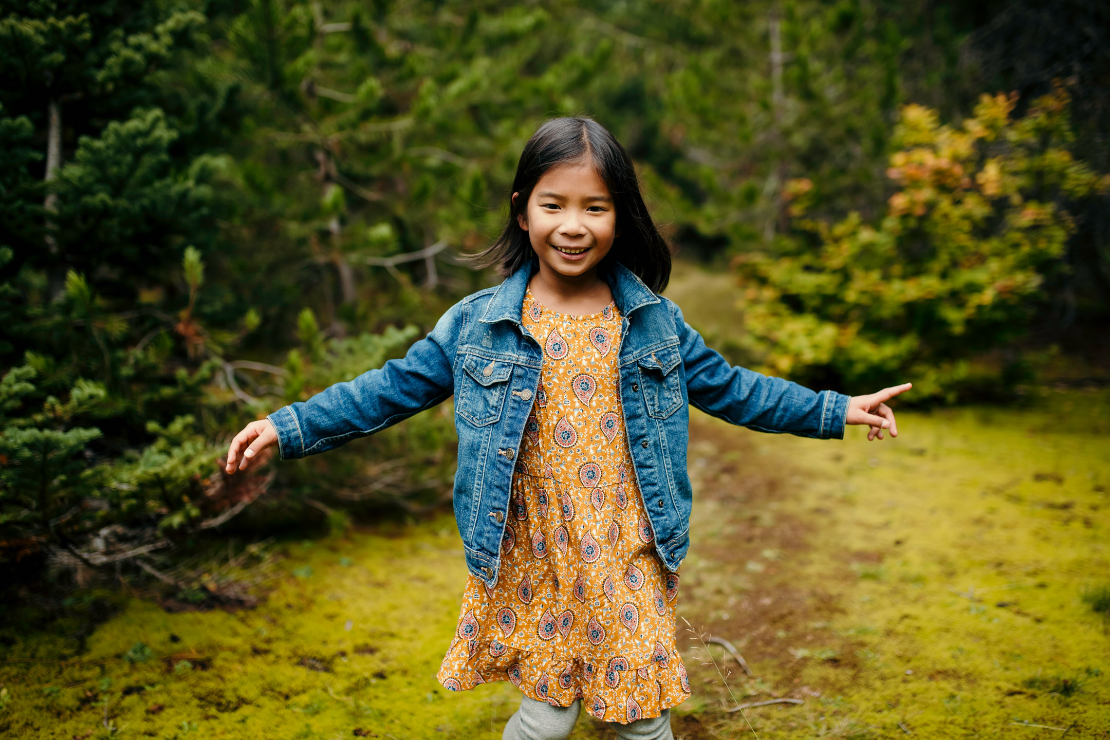 Family photography session at Snoqualmie Pass in the mountains by Snoqualmie Family Photographer James Thomas Long Photography