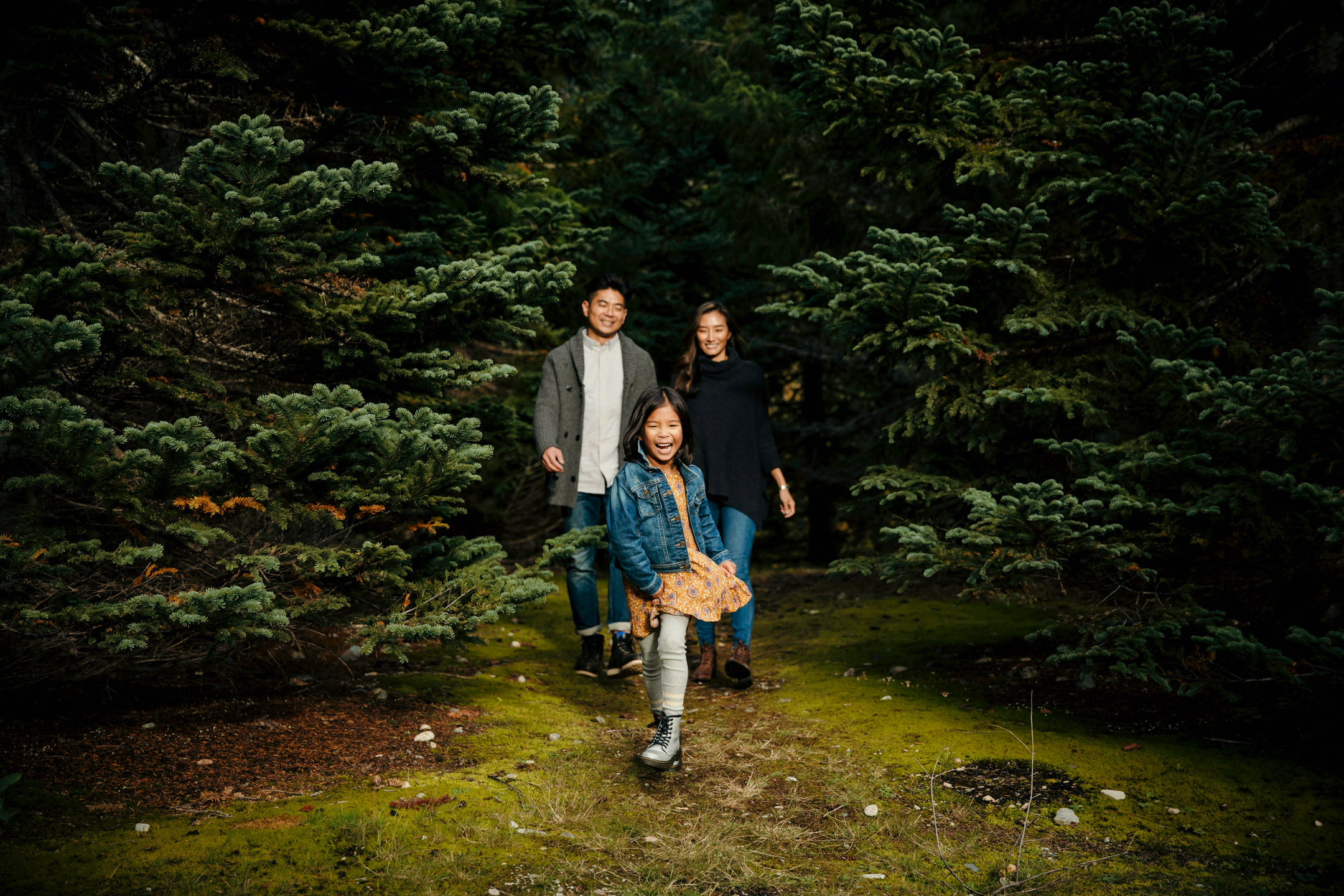 Family photography session at Snoqualmie Pass in the mountains by Snoqualmie Family Photographer James Thomas Long Photography