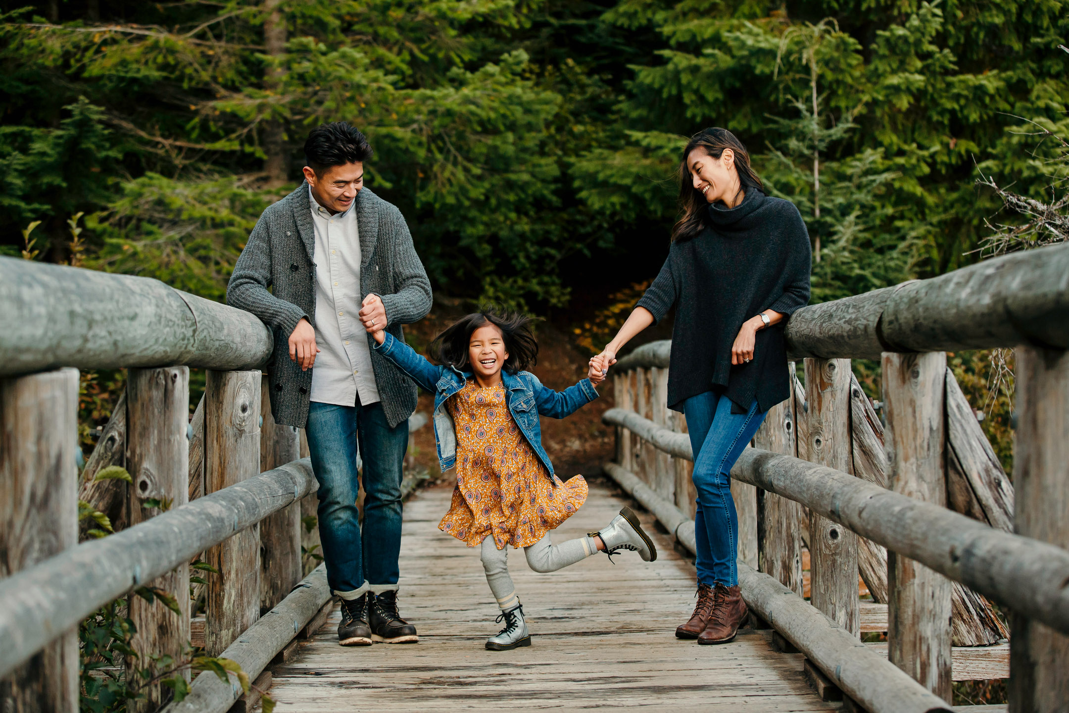 Family photography session at Snoqualmie Pass in the mountains by Snoqualmie Family Photographer James Thomas Long Photography