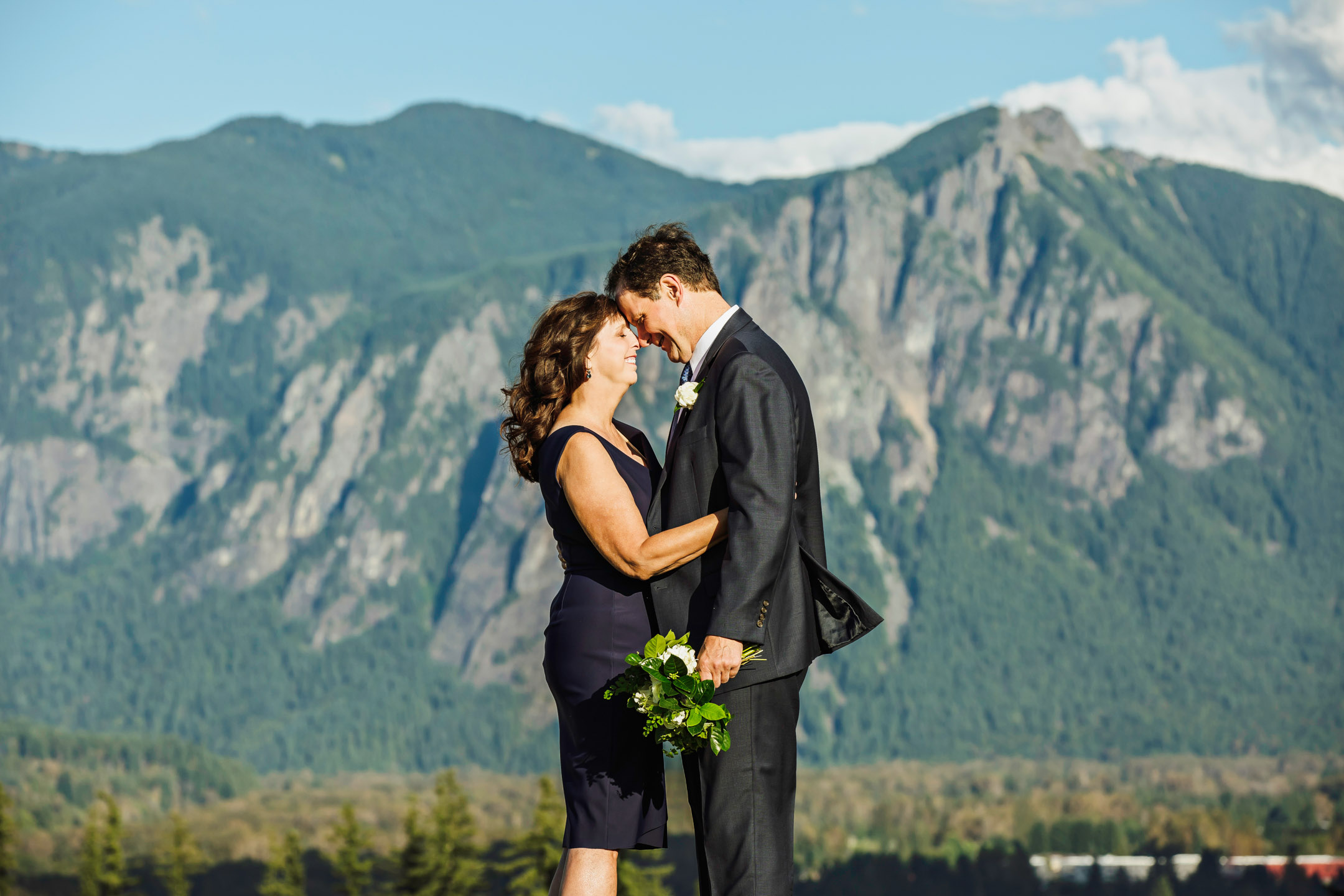 The Club at Snoqualmie Ridge wedding by James Thomas Long Photography