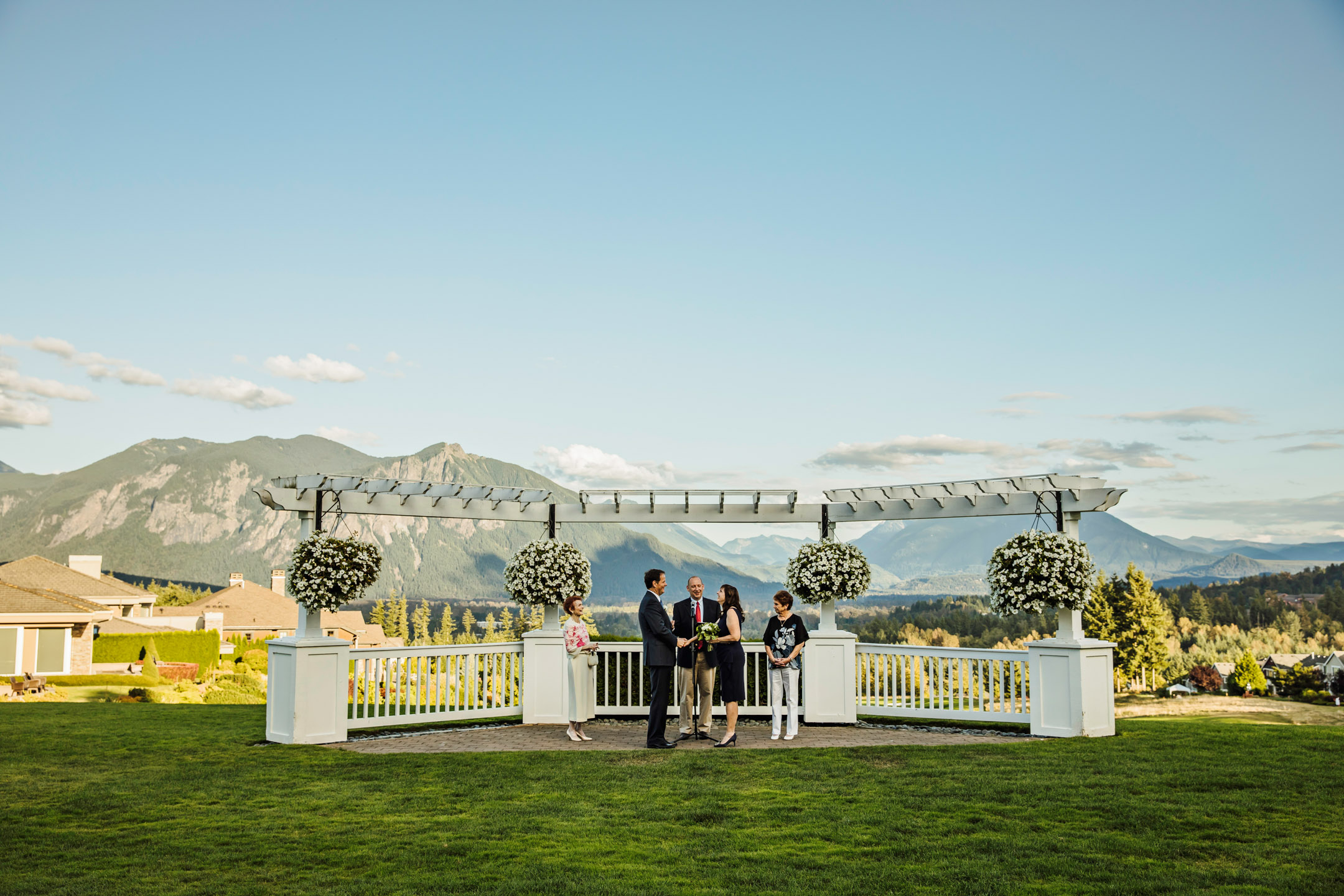 The Club at Snoqualmie Ridge wedding by James Thomas Long Photography