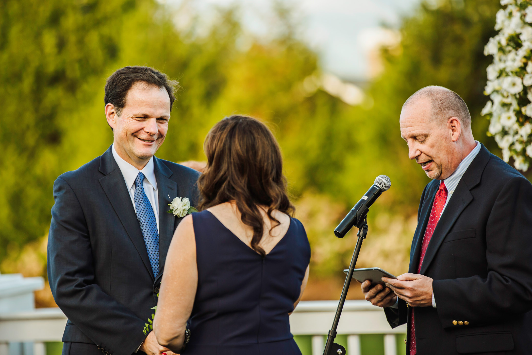 The Club at Snoqualmie Ridge wedding by James Thomas Long Photography