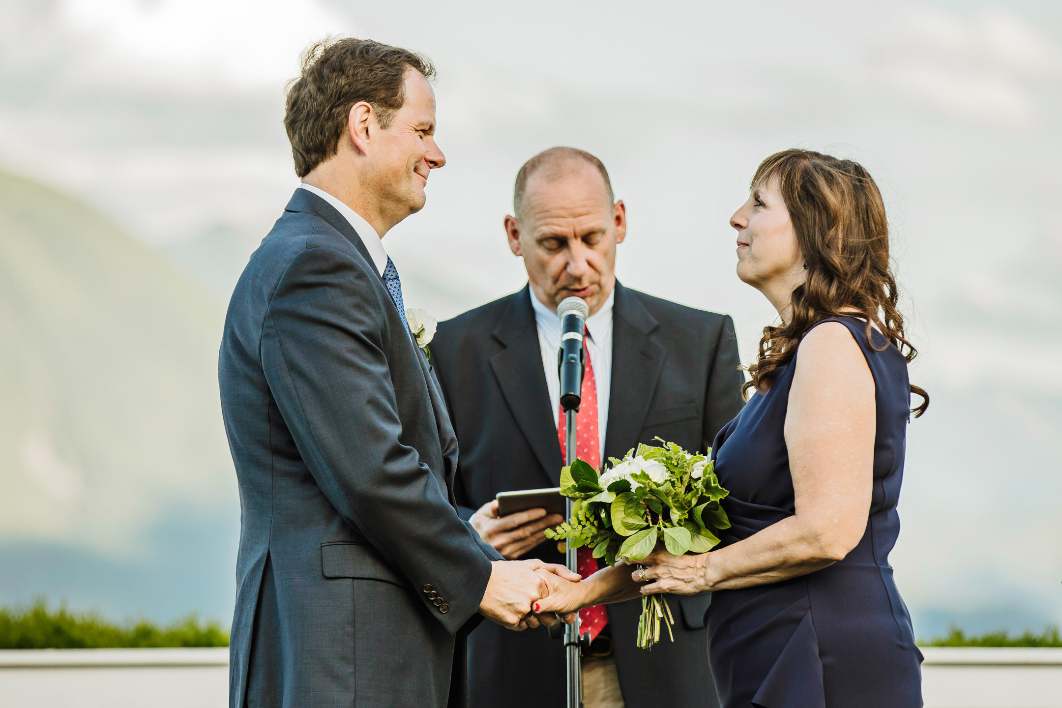 The Club at Snoqualmie Ridge wedding by James Thomas Long Photography