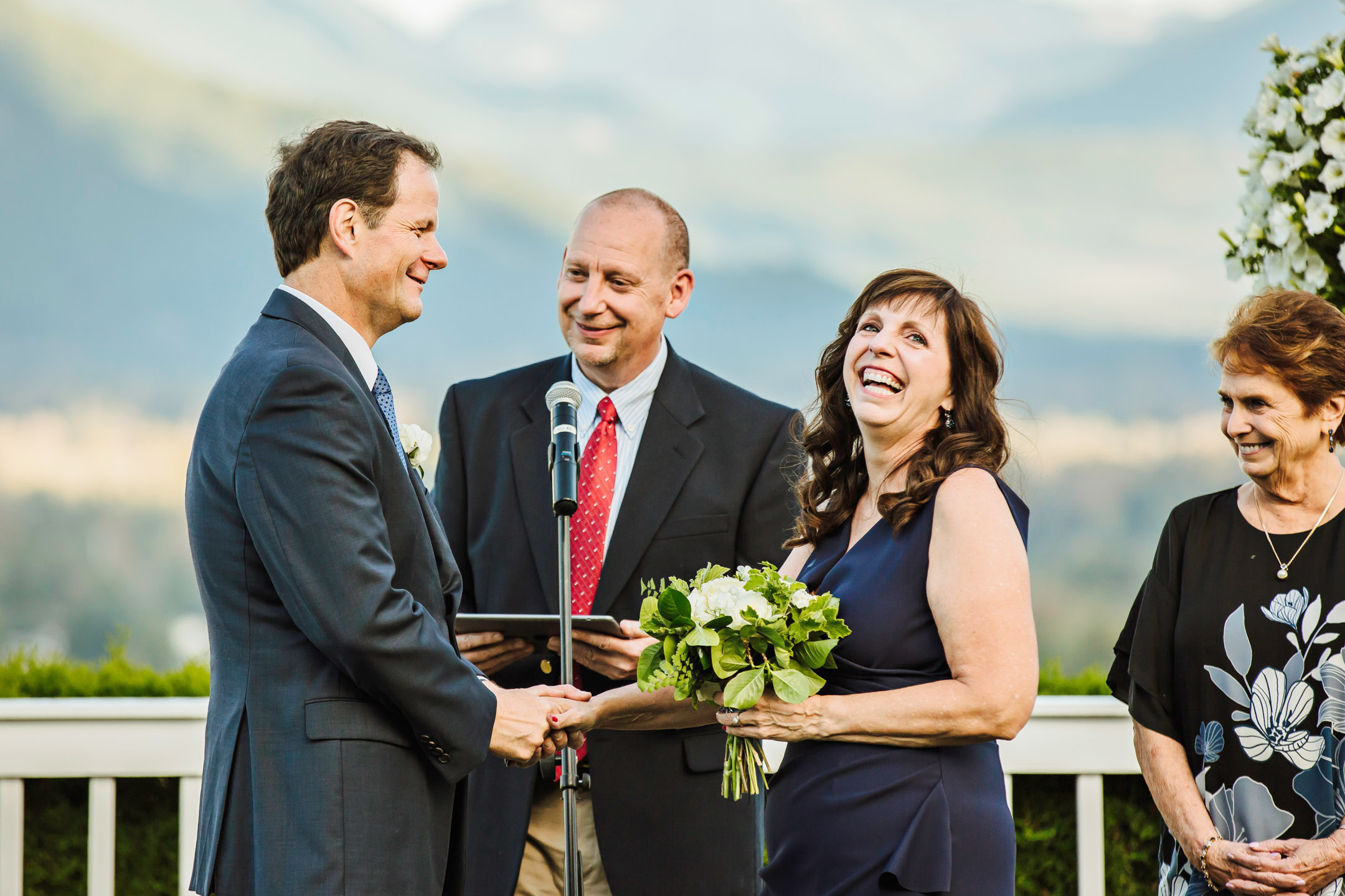 The Club at Snoqualmie Ridge wedding by James Thomas Long Photography