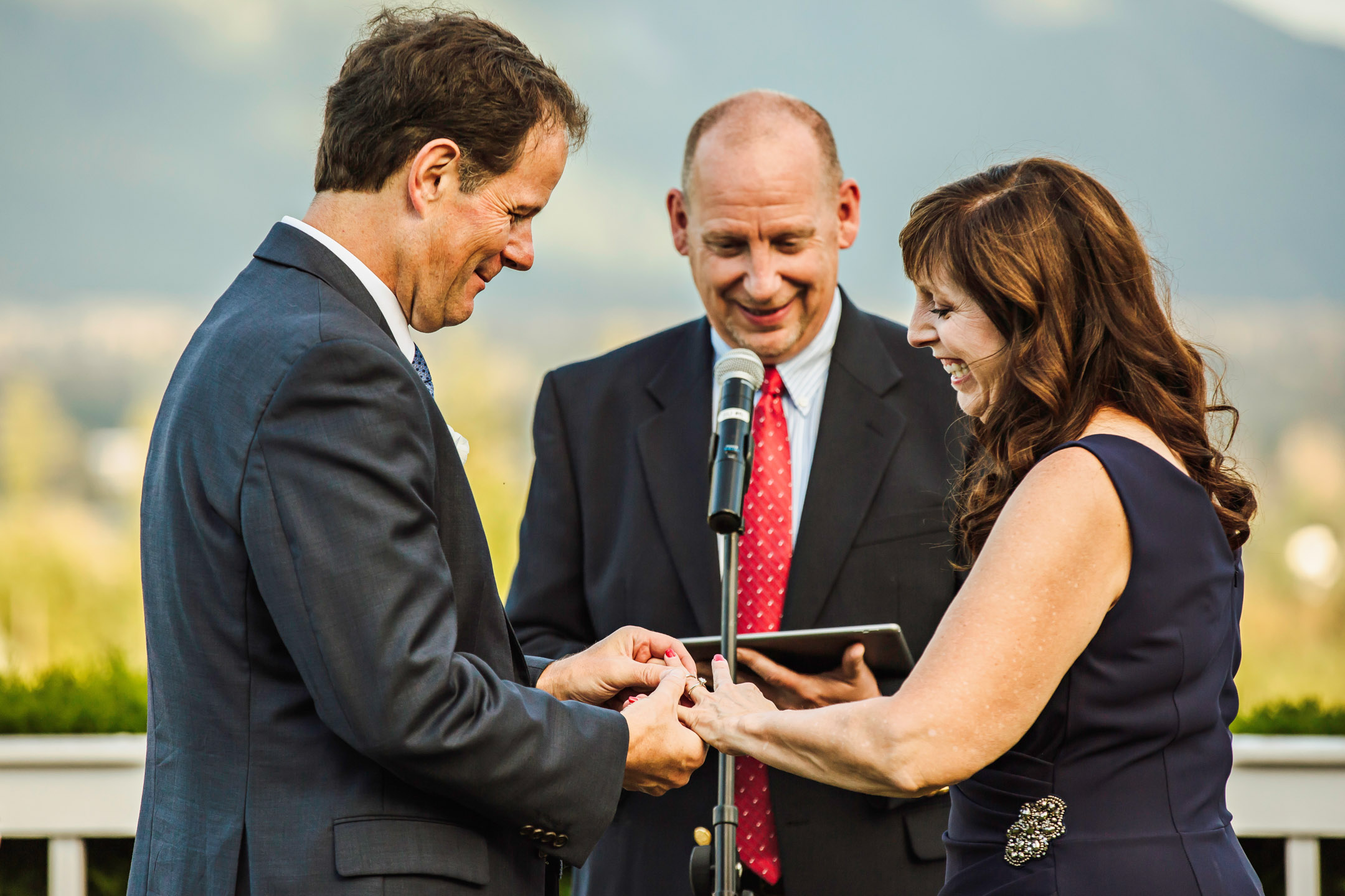 The Club at Snoqualmie Ridge wedding by James Thomas Long Photography