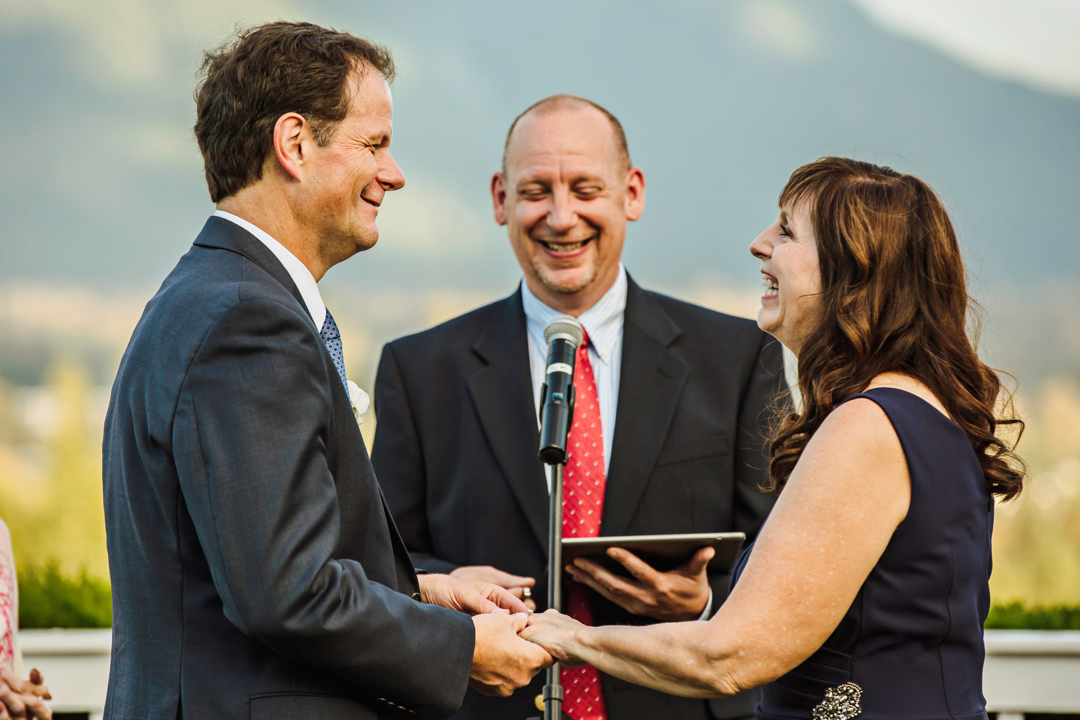 The Club at Snoqualmie Ridge wedding by James Thomas Long Photography