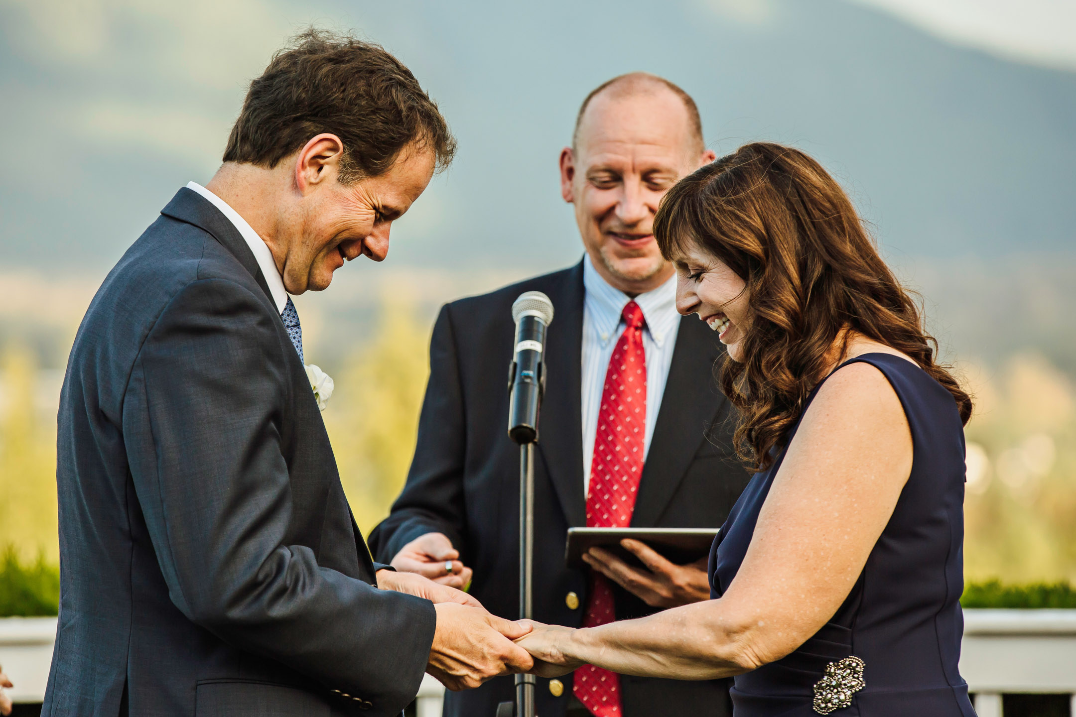 The Club at Snoqualmie Ridge wedding by James Thomas Long Photography