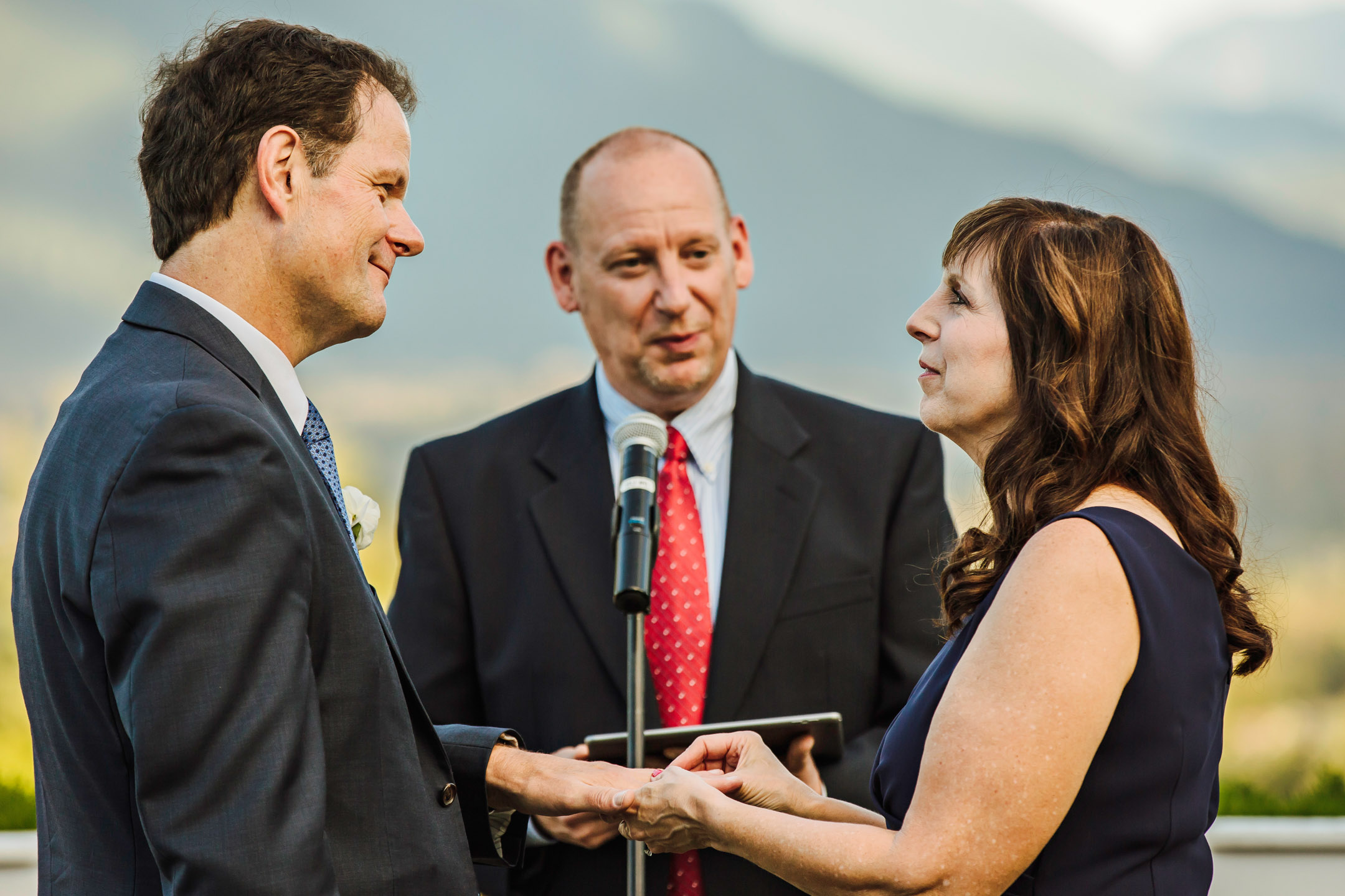 The Club at Snoqualmie Ridge wedding by James Thomas Long Photography