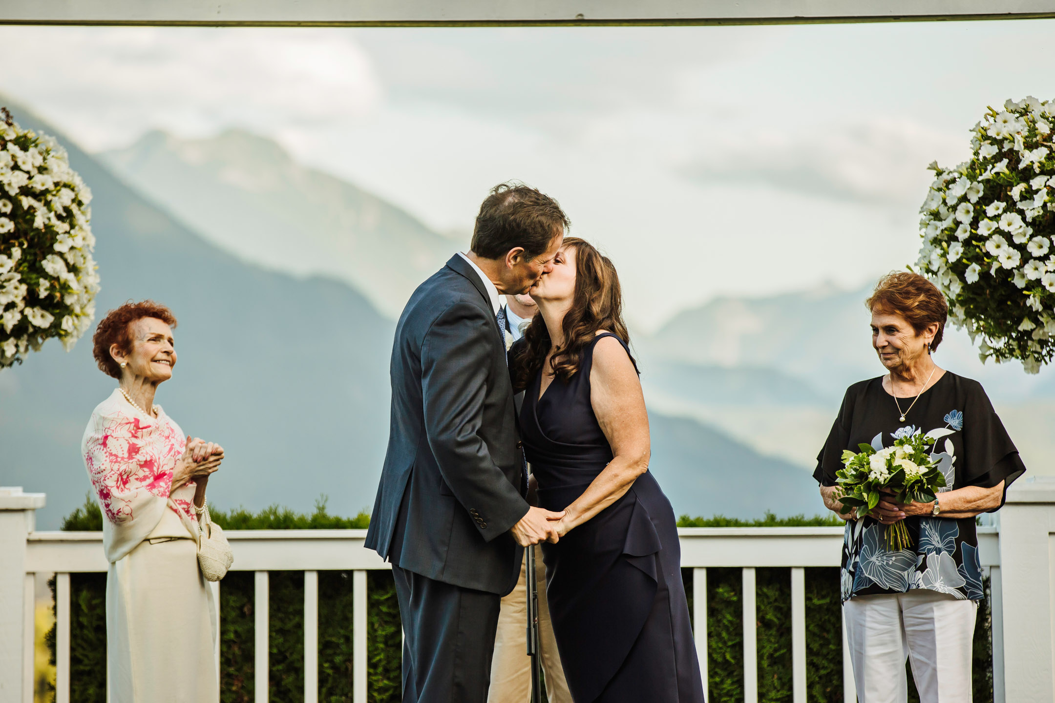 The Club at Snoqualmie Ridge wedding by James Thomas Long Photography