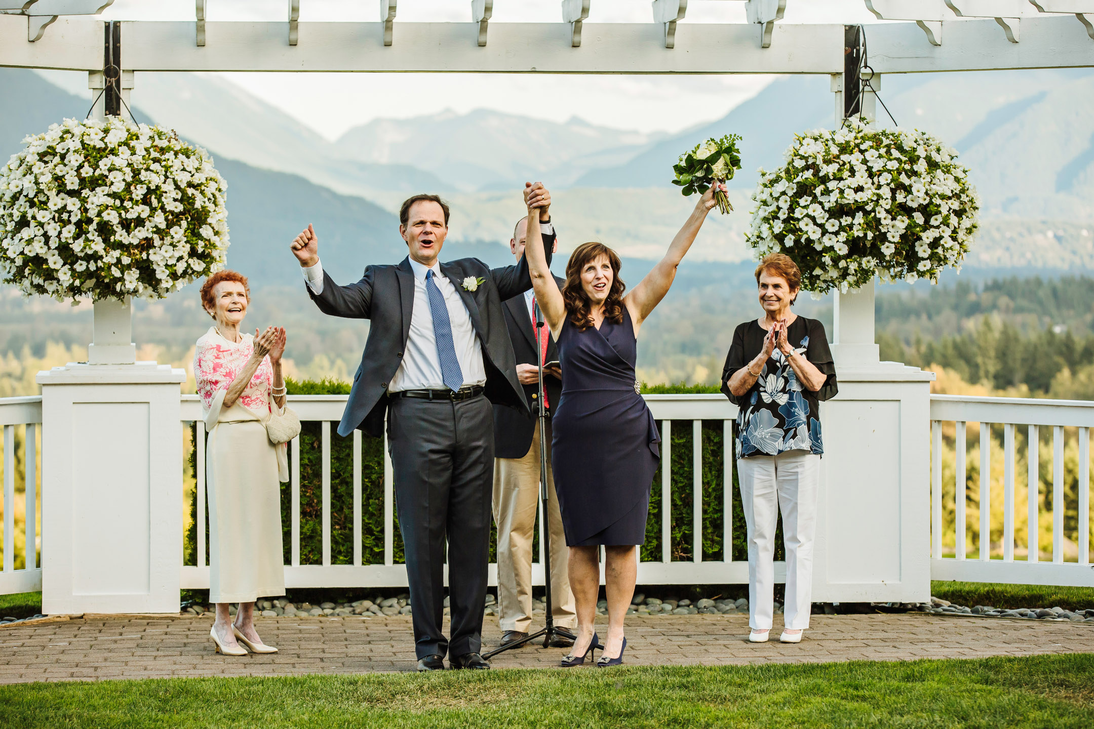 The Club at Snoqualmie Ridge wedding by James Thomas Long Photography