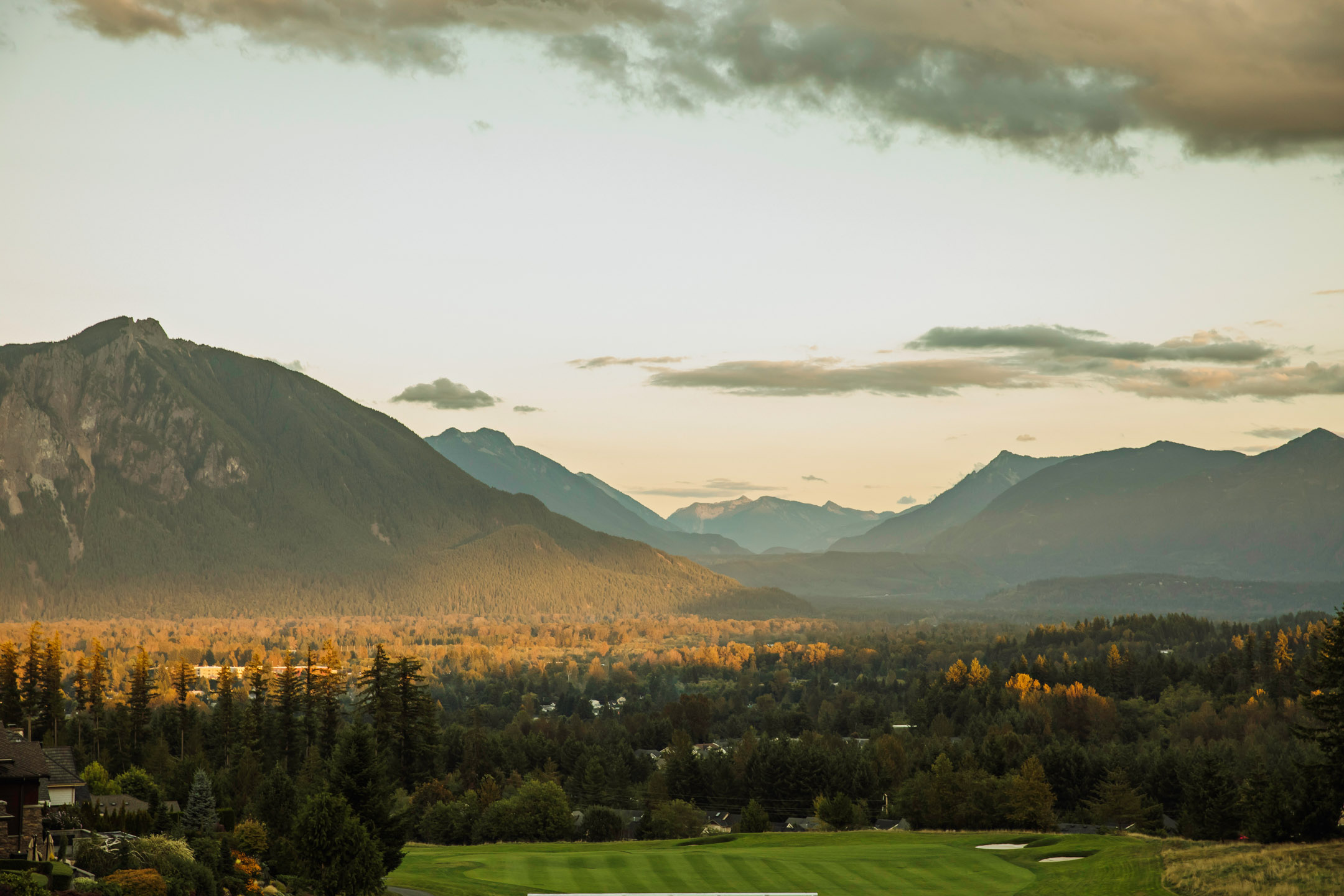 The Club at Snoqualmie Ridge wedding by James Thomas Long Photography