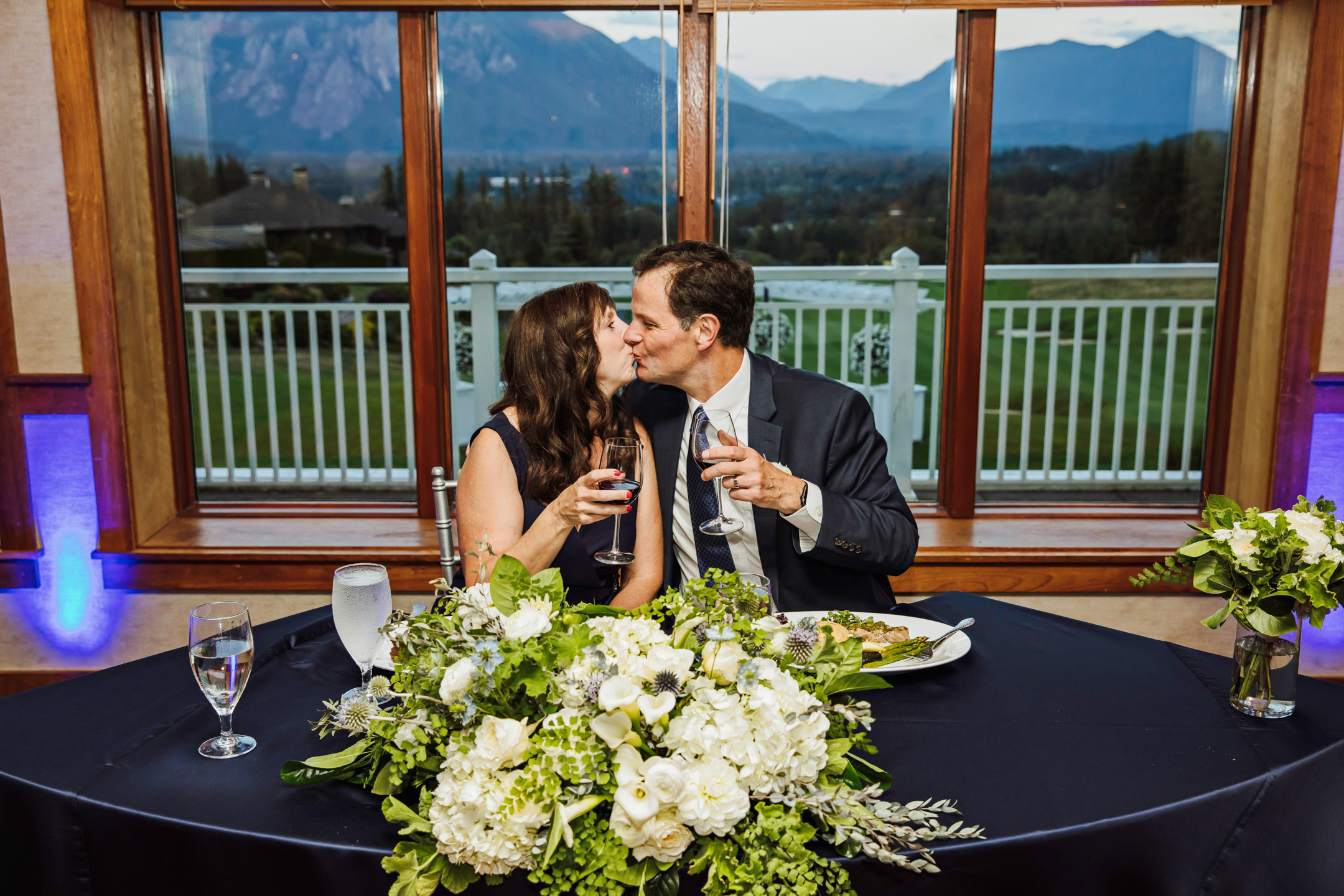 The Club at Snoqualmie Ridge wedding by James Thomas Long Photography