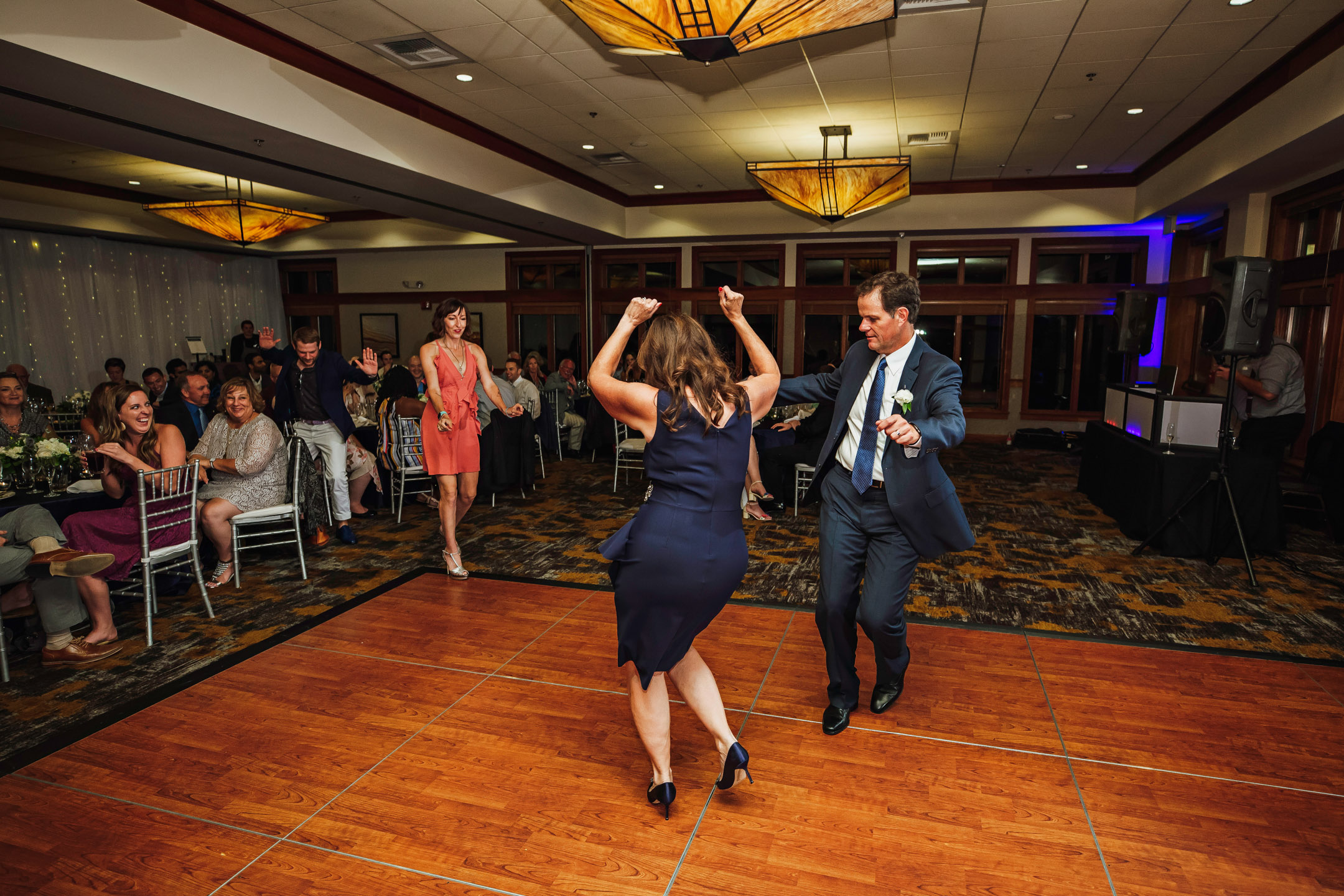 The Club at Snoqualmie Ridge wedding by James Thomas Long Photography