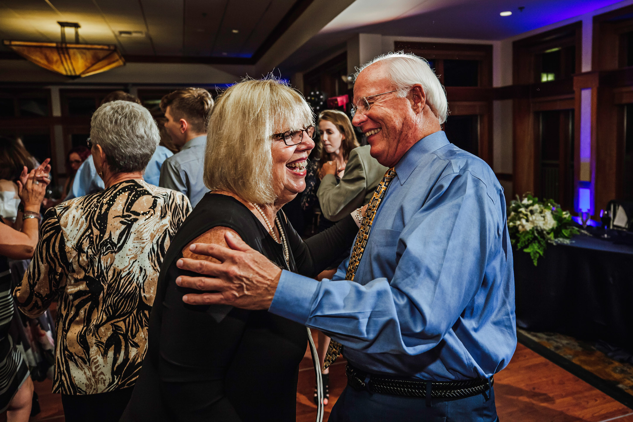 The Club at Snoqualmie Ridge wedding by James Thomas Long Photography