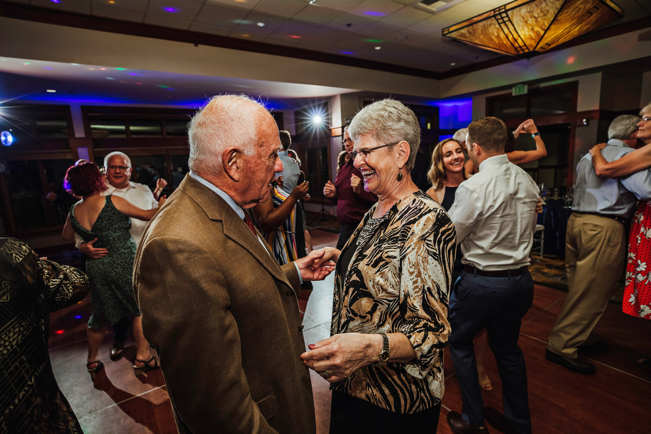 The Club at Snoqualmie Ridge wedding by James Thomas Long Photography