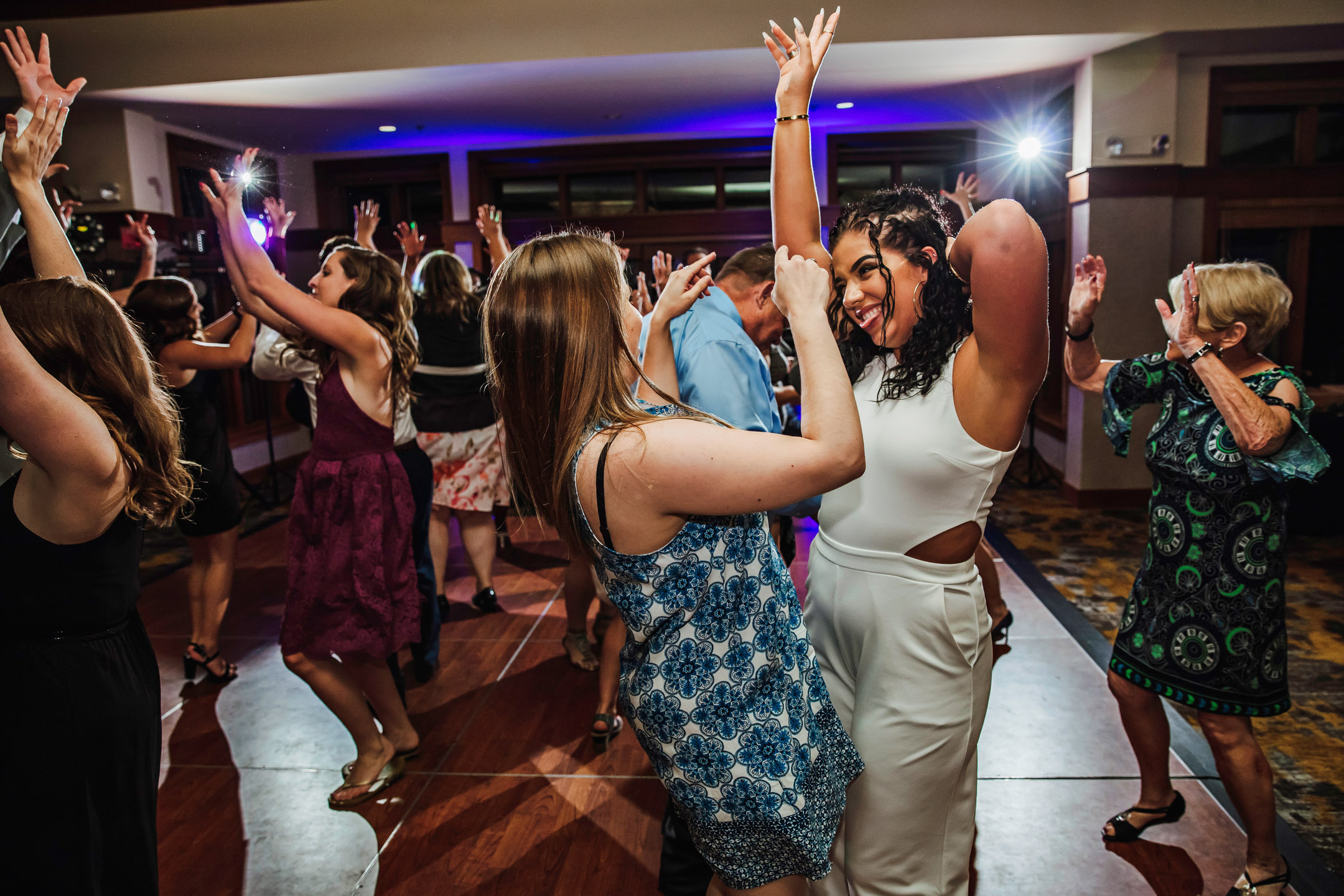 The Club at Snoqualmie Ridge wedding by James Thomas Long Photography