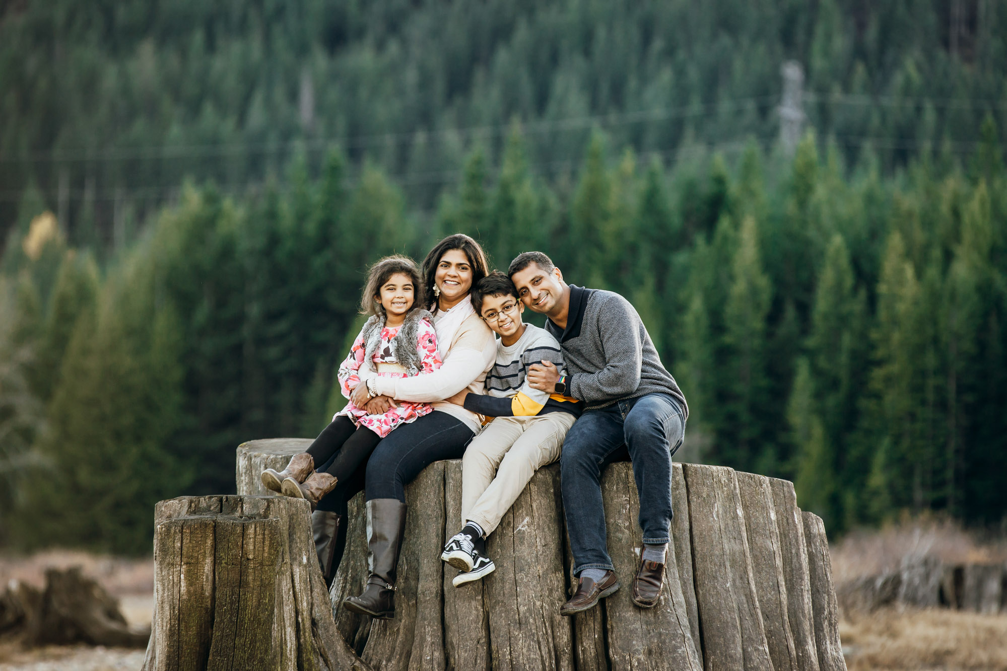 Snoqualmie Pass Family Photography Session at Lake Keechelus by James Thomas Long Photography