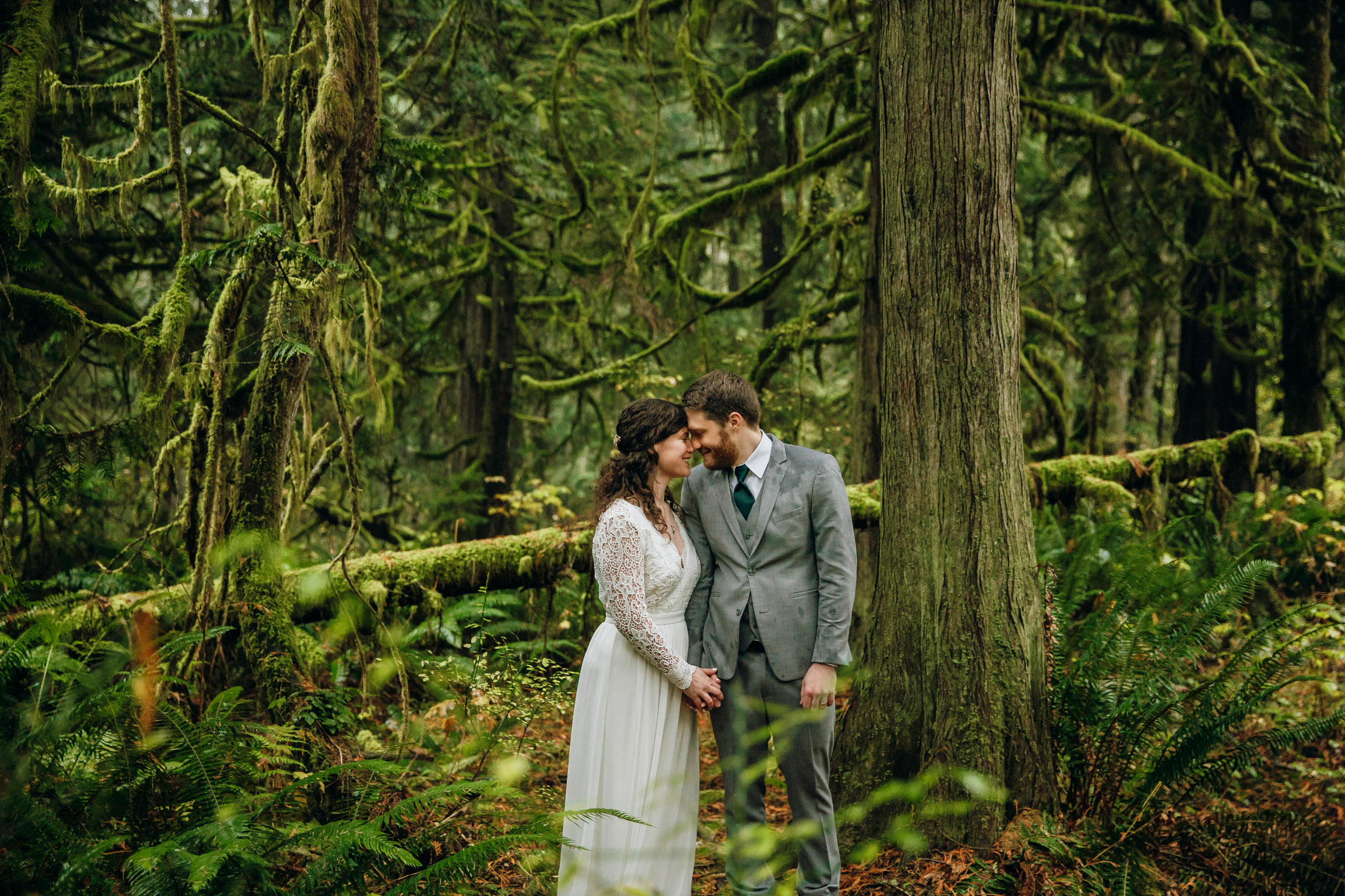 Snoqualmie elopement by Snoqualmie and Seattle wedding photographer James Thomas Long Photography