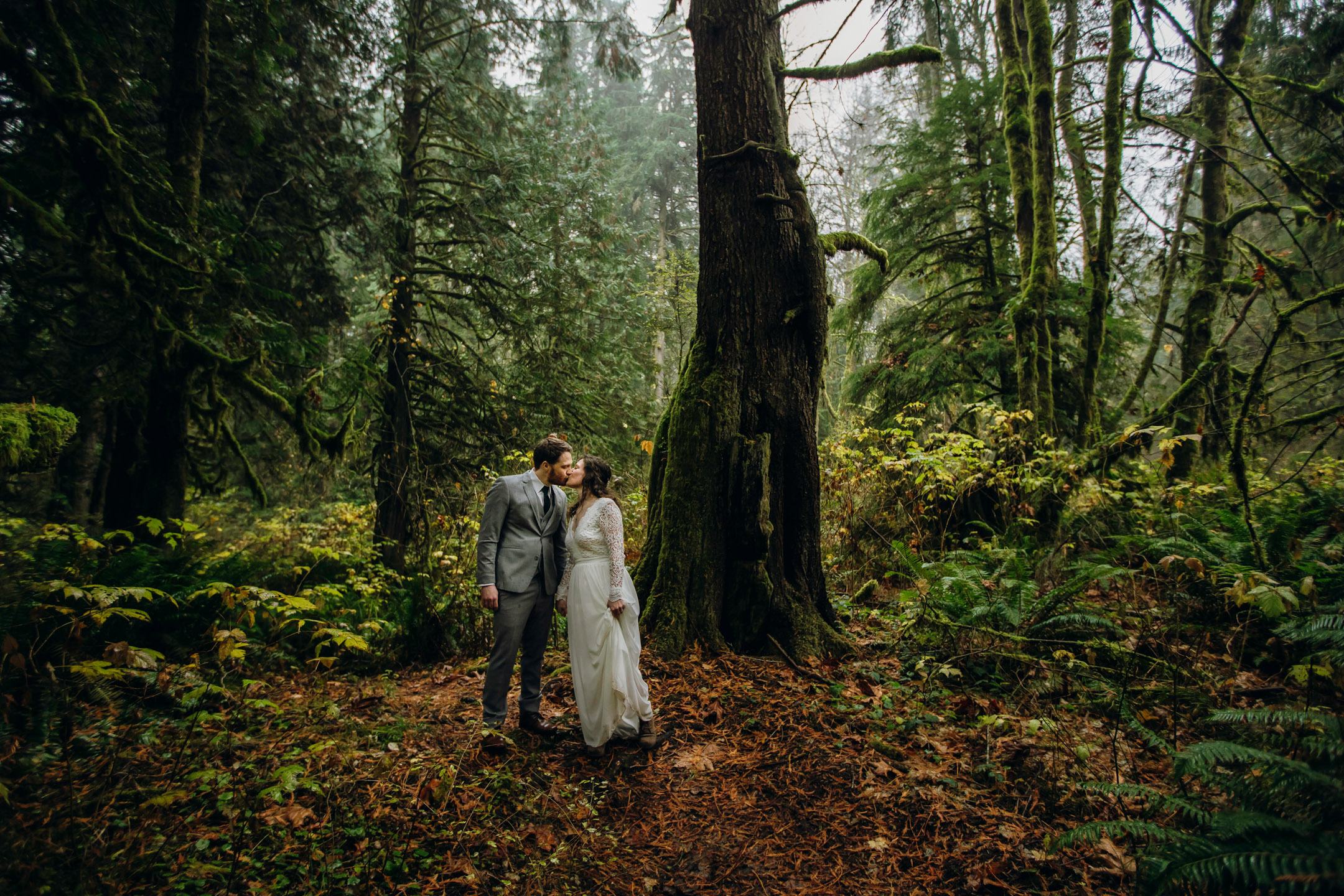 Snoqualmie elopement by Snoqualmie and Seattle wedding photographer James Thomas Long Photography