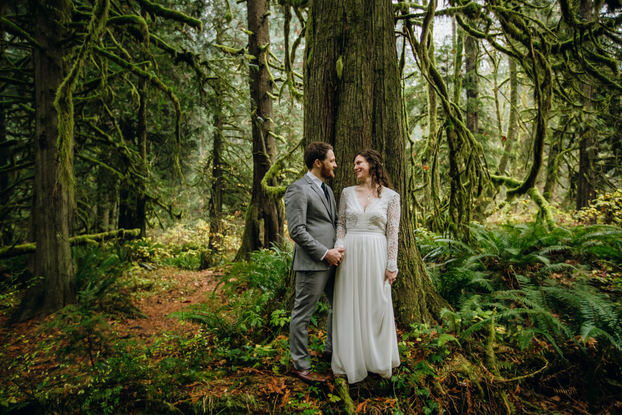 Snoqualmie elopement by Snoqualmie and Seattle wedding photographer James Thomas Long Photography