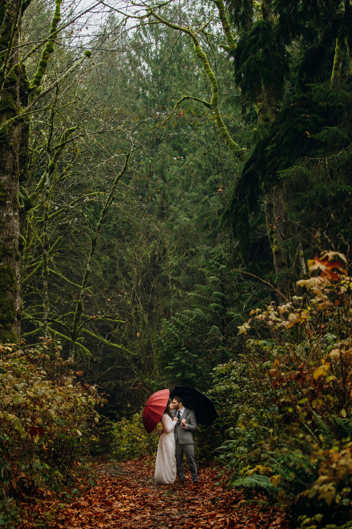 Snoqualmie elopement by Snoqualmie and Seattle wedding photographer James Thomas Long Photography