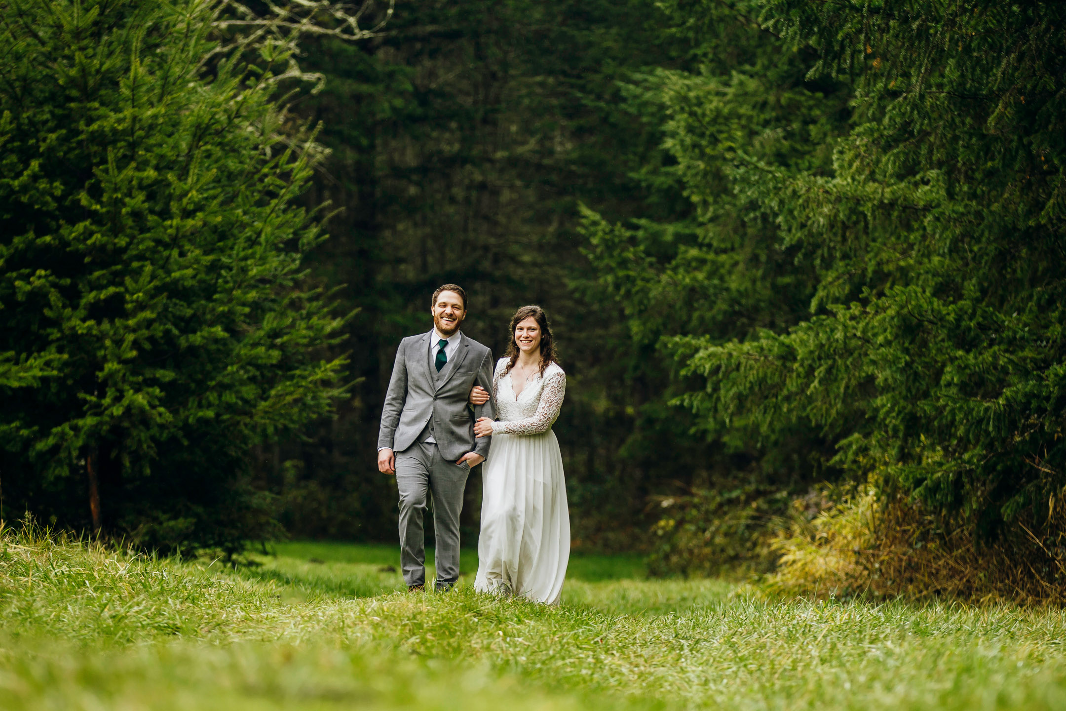 Snoqualmie elopement by Snoqualmie and Seattle wedding photographer James Thomas Long Photography