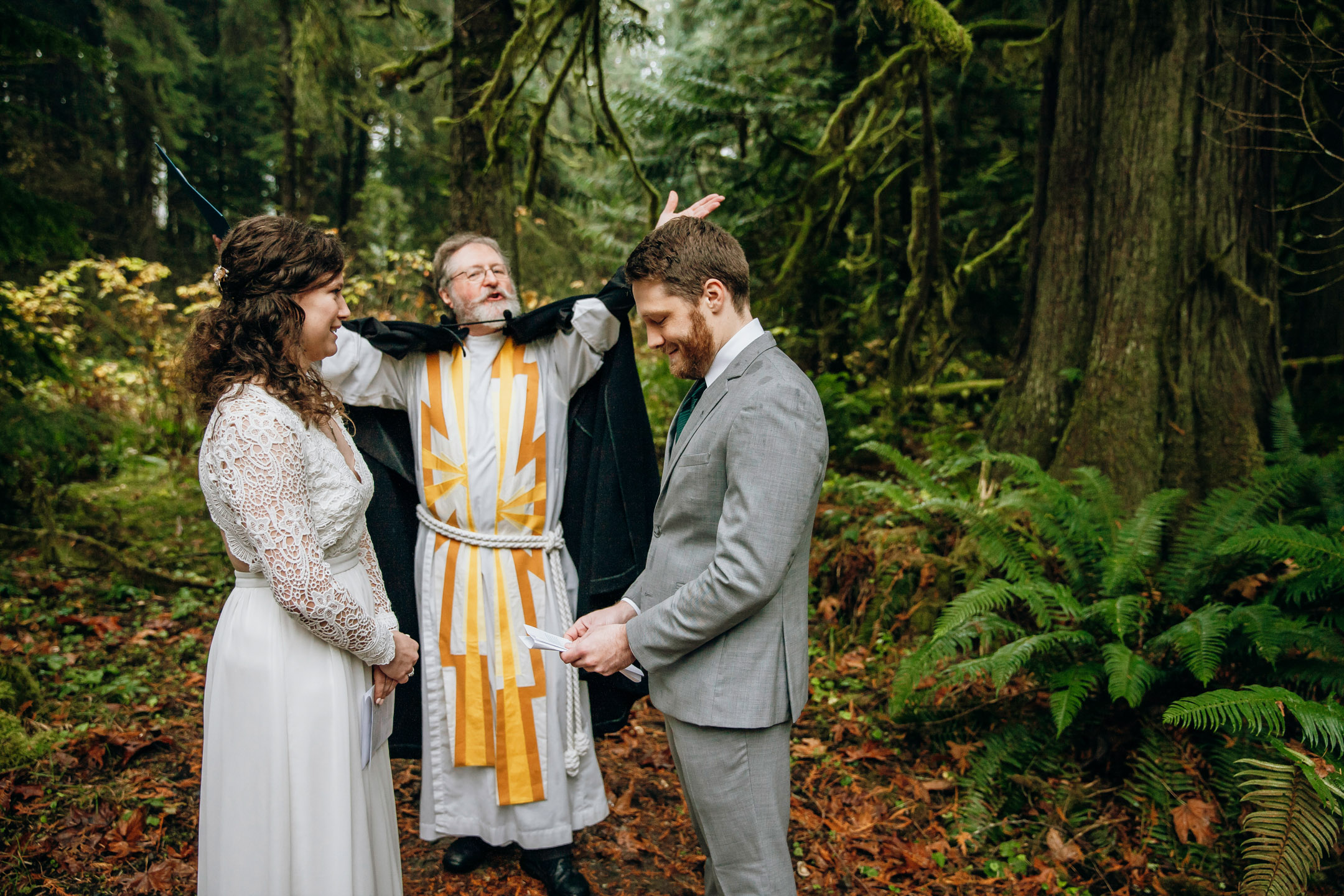 Snoqualmie elopement by Snoqualmie and Seattle wedding photographer James Thomas Long Photography