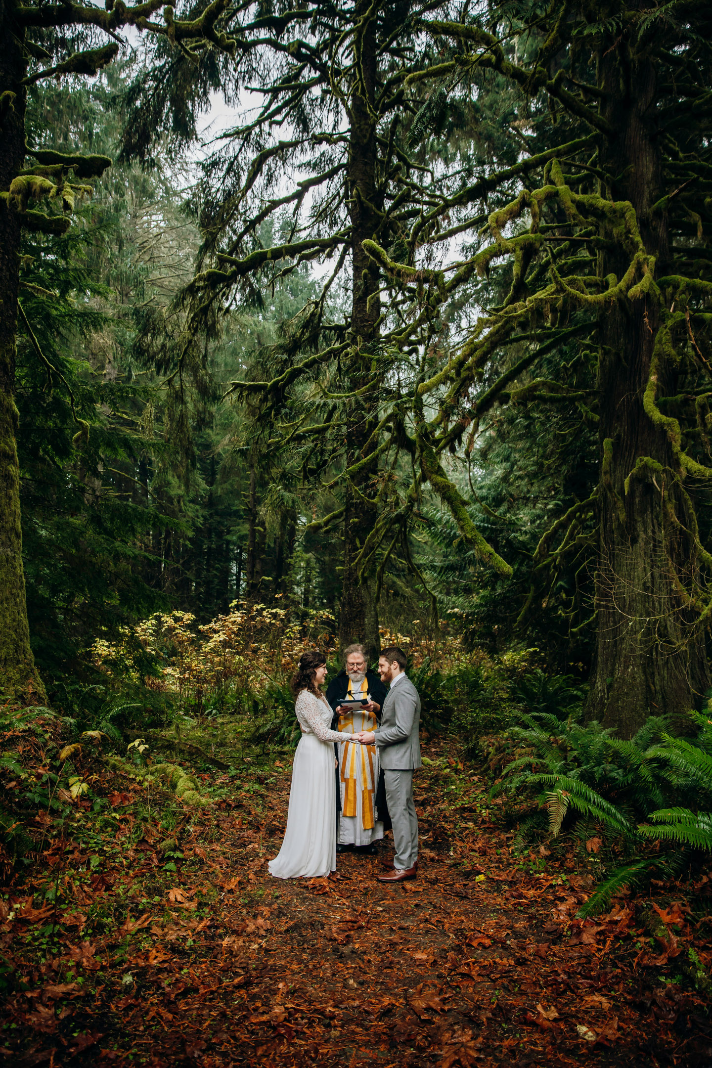 Snoqualmie elopement by Snoqualmie and Seattle wedding photographer James Thomas Long Photography