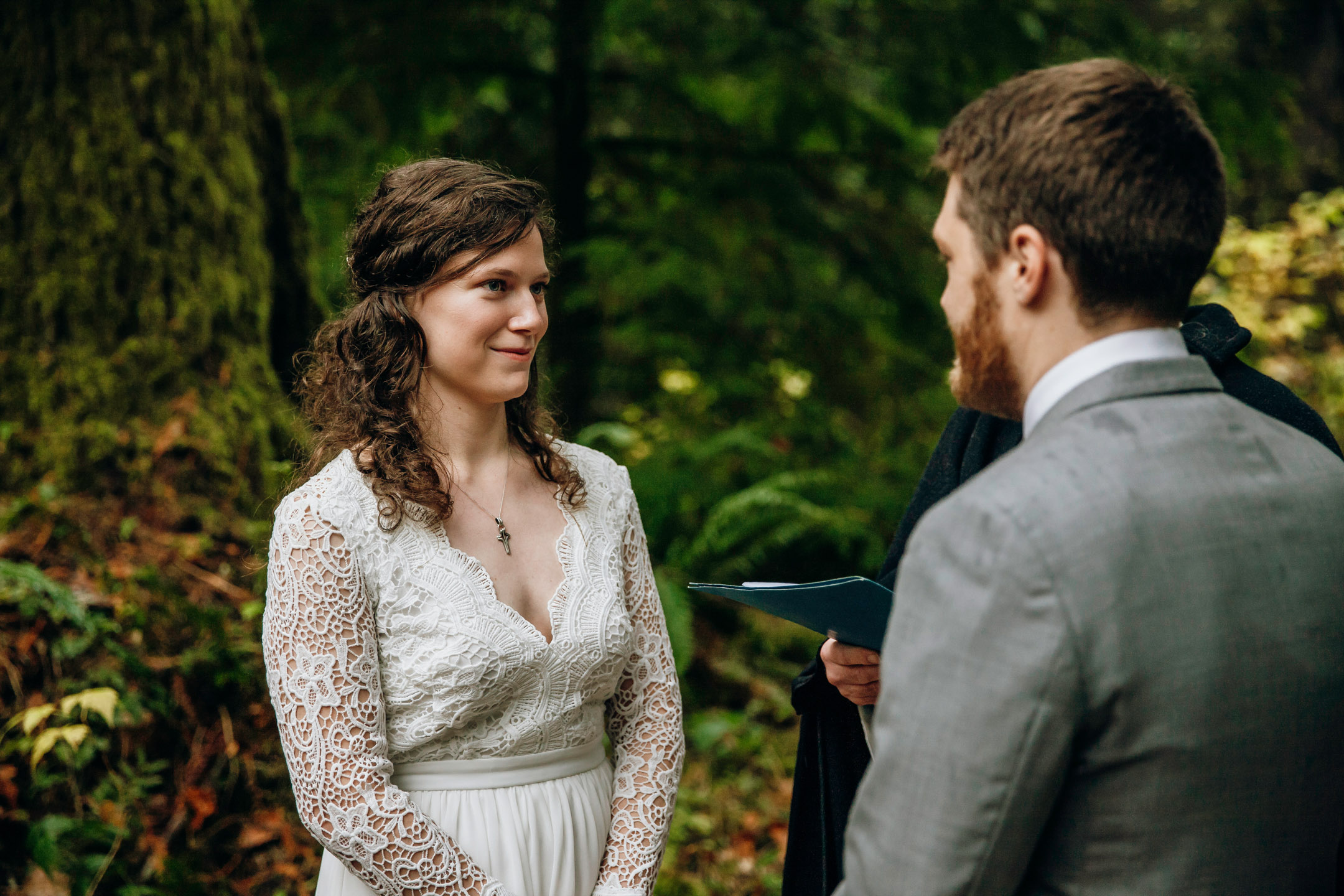 Snoqualmie elopement by Snoqualmie and Seattle wedding photographer James Thomas Long Photography