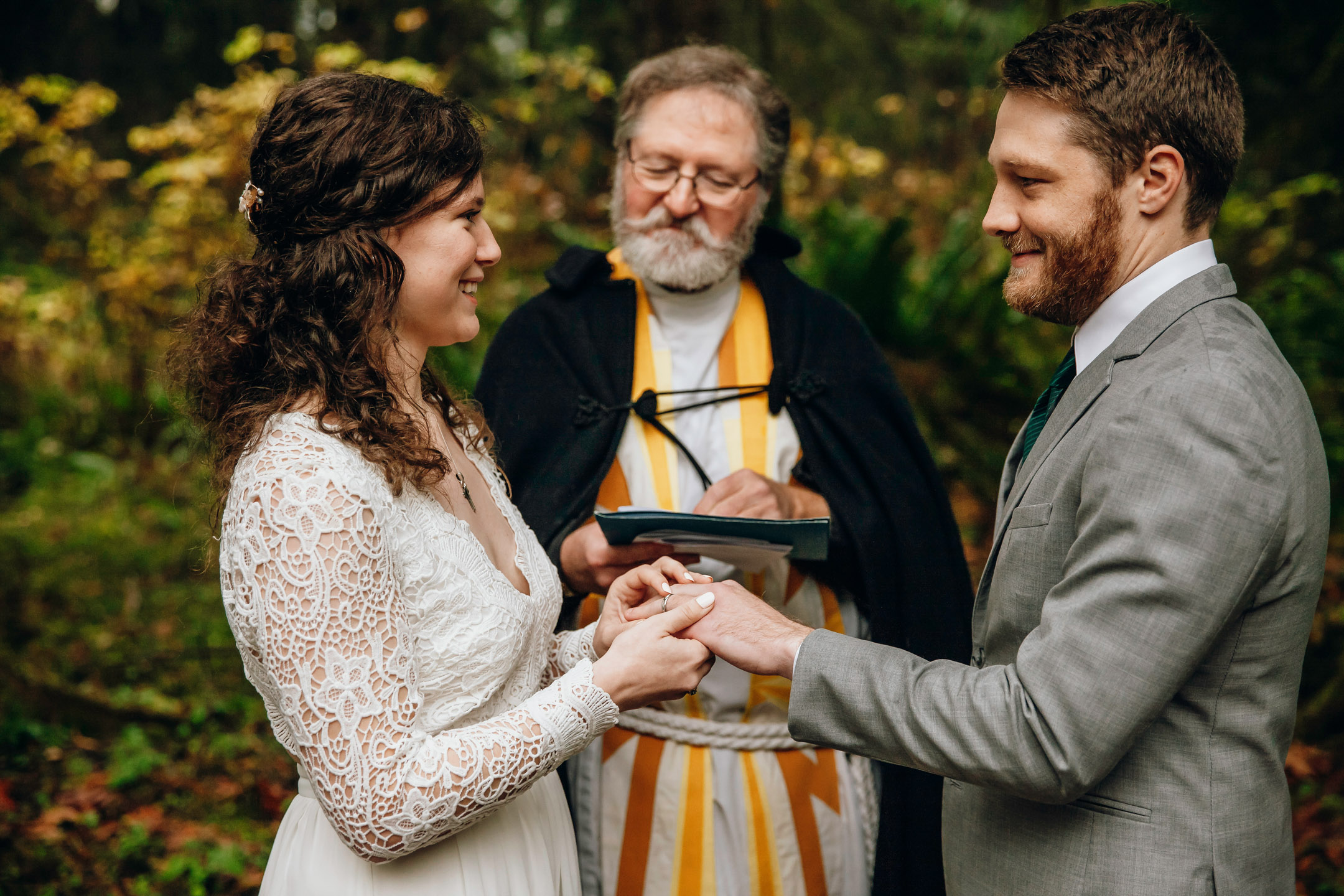 Snoqualmie elopement by Snoqualmie and Seattle wedding photographer James Thomas Long Photography