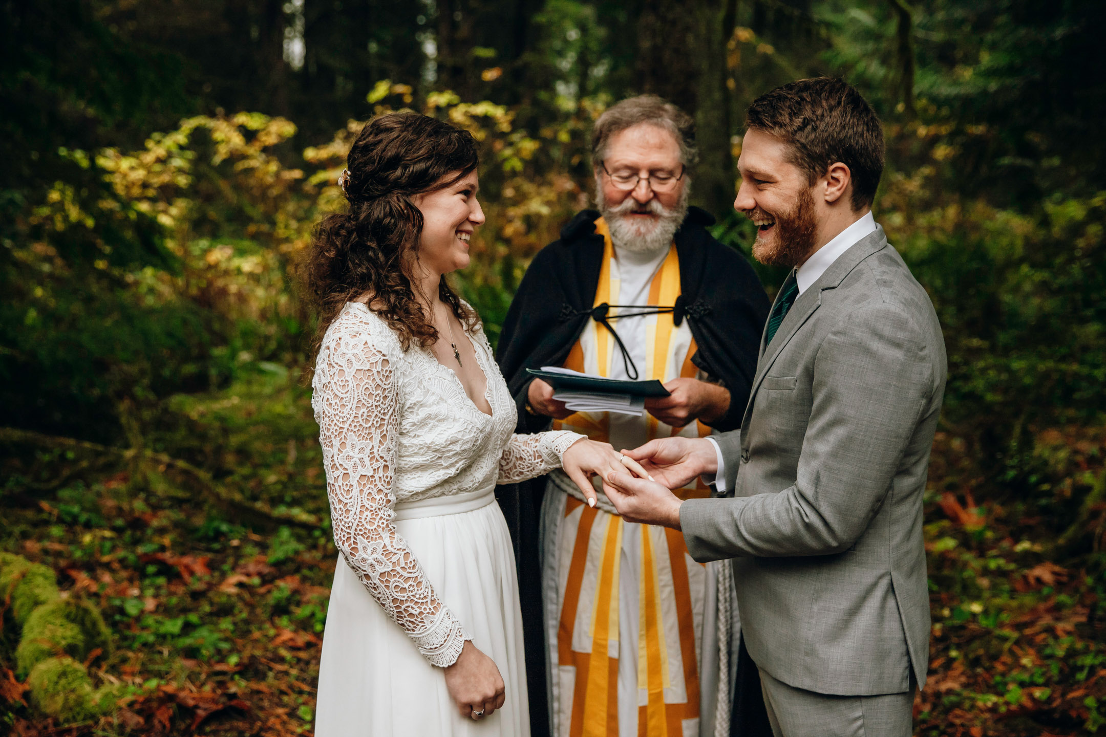 Snoqualmie elopement by Snoqualmie and Seattle wedding photographer James Thomas Long Photography