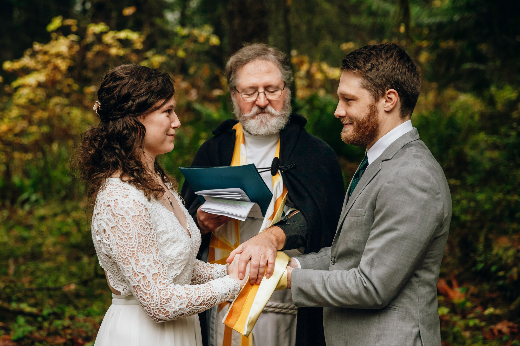 Snoqualmie elopement by Snoqualmie and Seattle wedding photographer James Thomas Long Photography