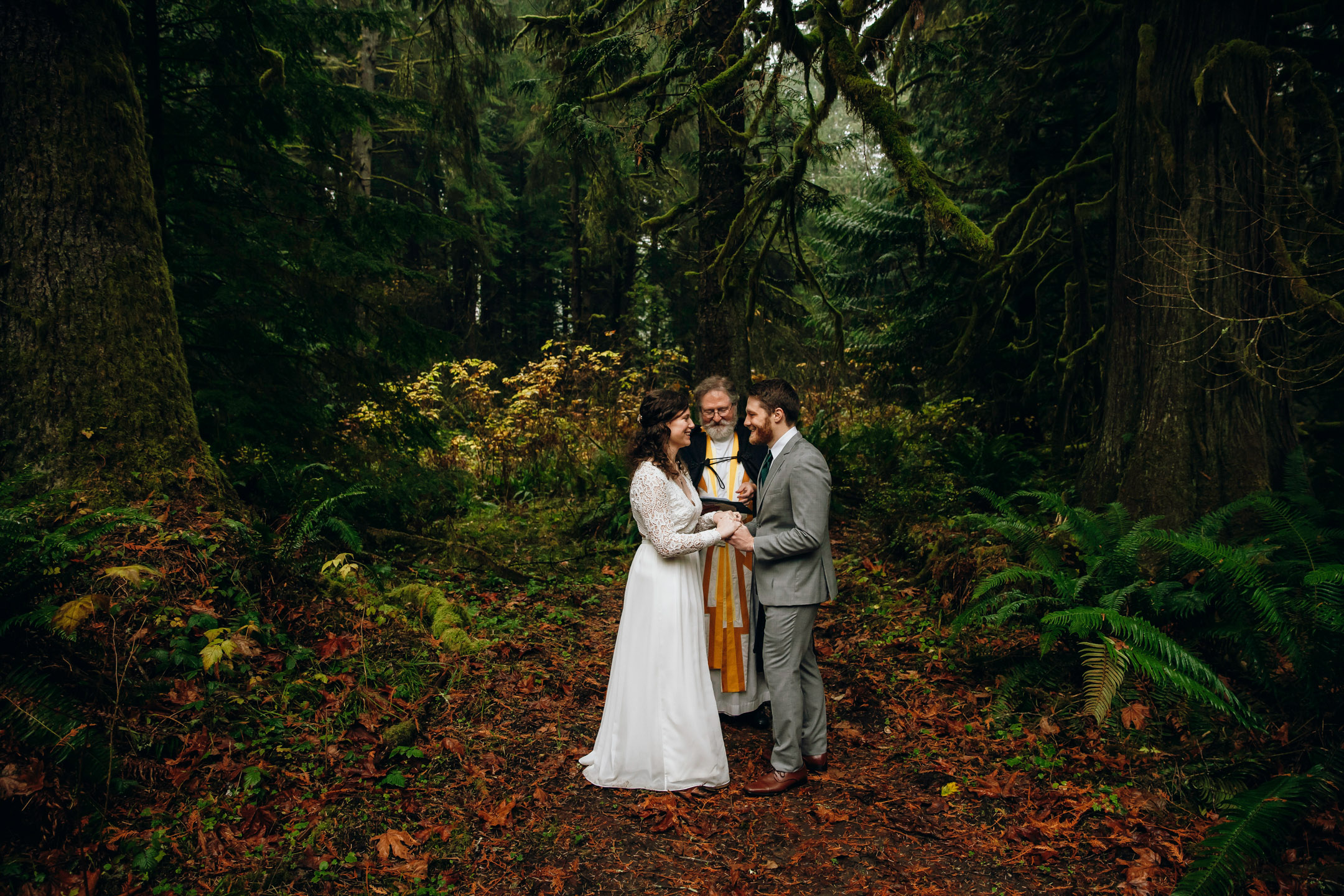 Snoqualmie elopement by Snoqualmie and Seattle wedding photographer James Thomas Long Photography