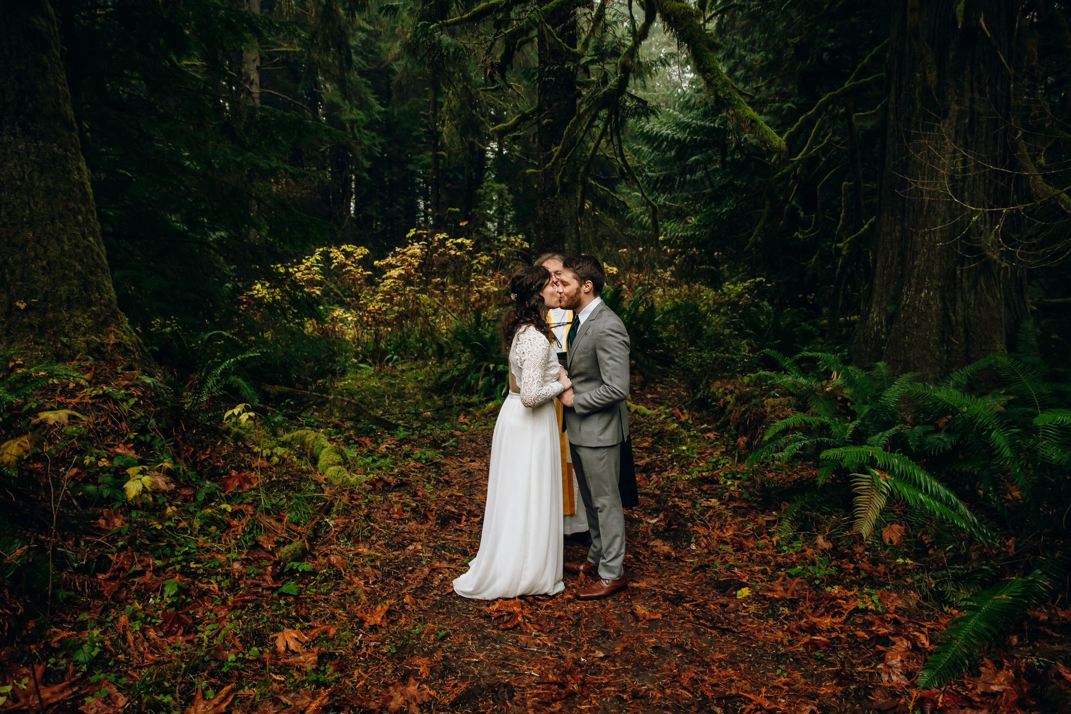 Snoqualmie elopement by Snoqualmie and Seattle wedding photographer James Thomas Long Photography