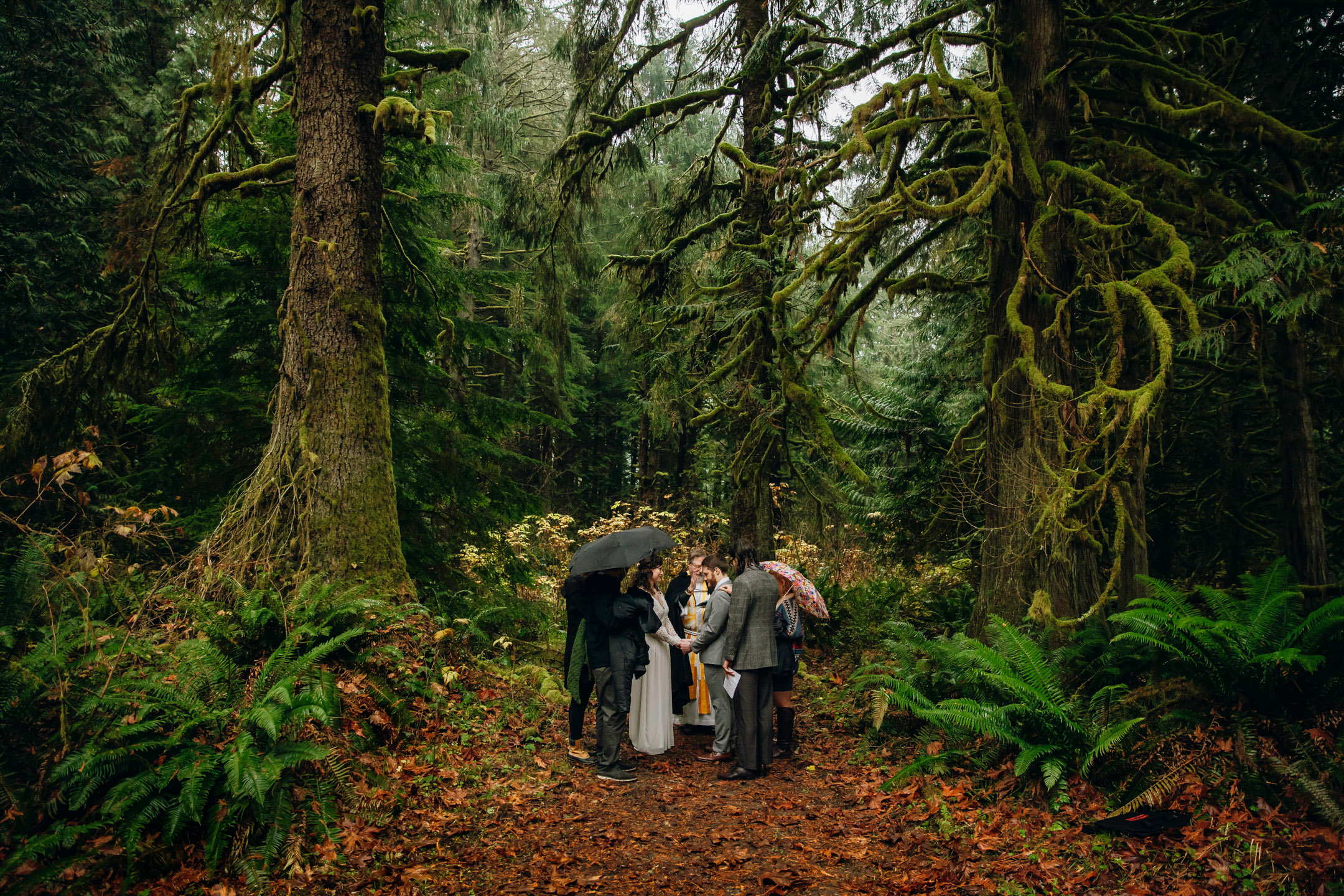 Snoqualmie elopement by Snoqualmie and Seattle wedding photographer James Thomas Long Photography