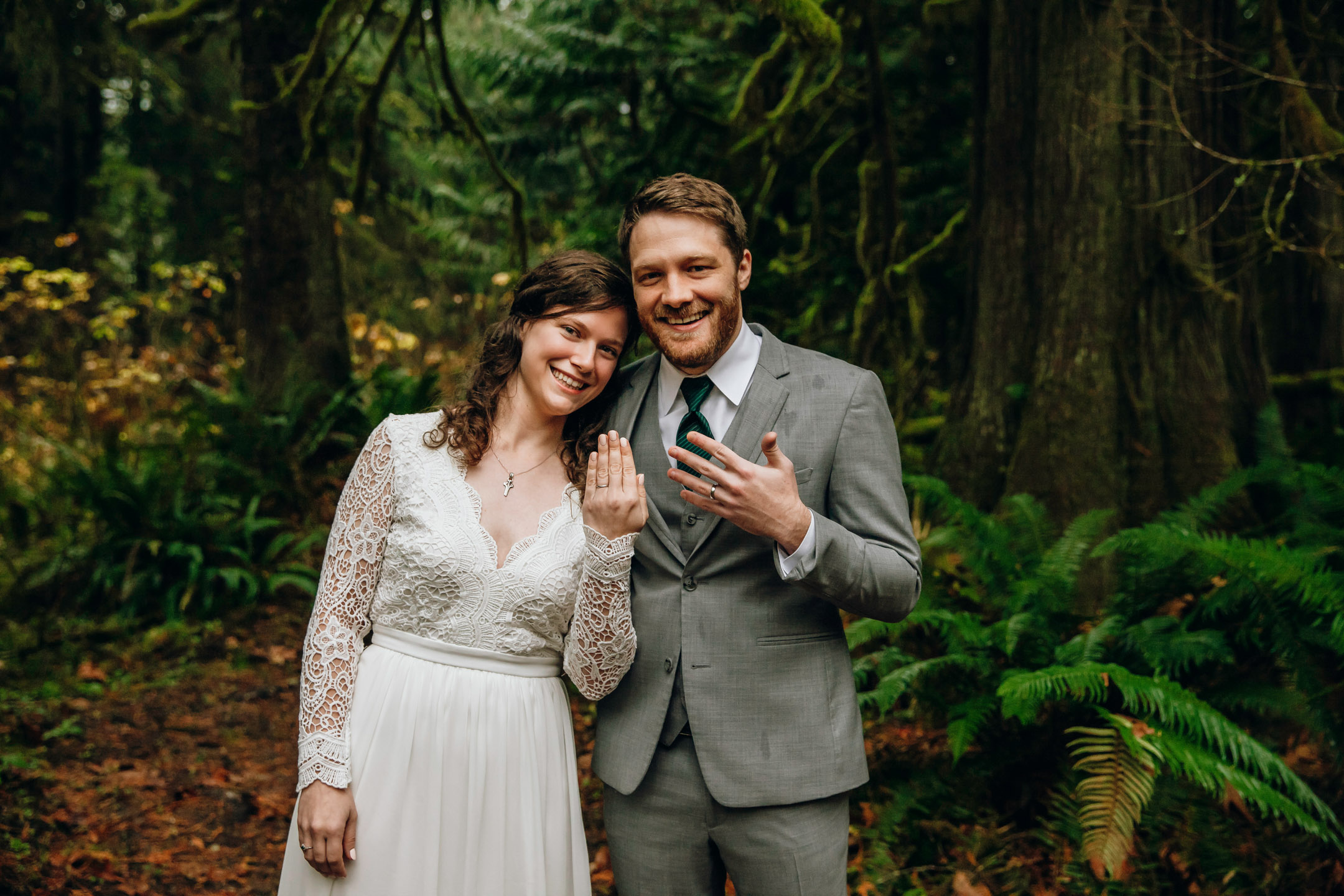 Snoqualmie elopement by Snoqualmie and Seattle wedding photographer James Thomas Long Photography