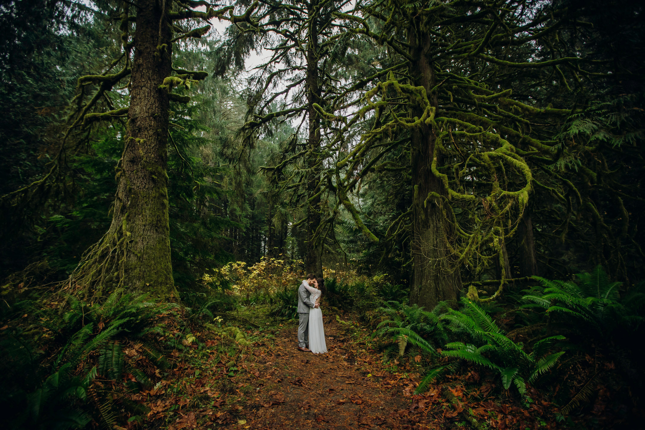 Snoqualmie elopement by Snoqualmie and Seattle wedding photographer James Thomas Long Photography